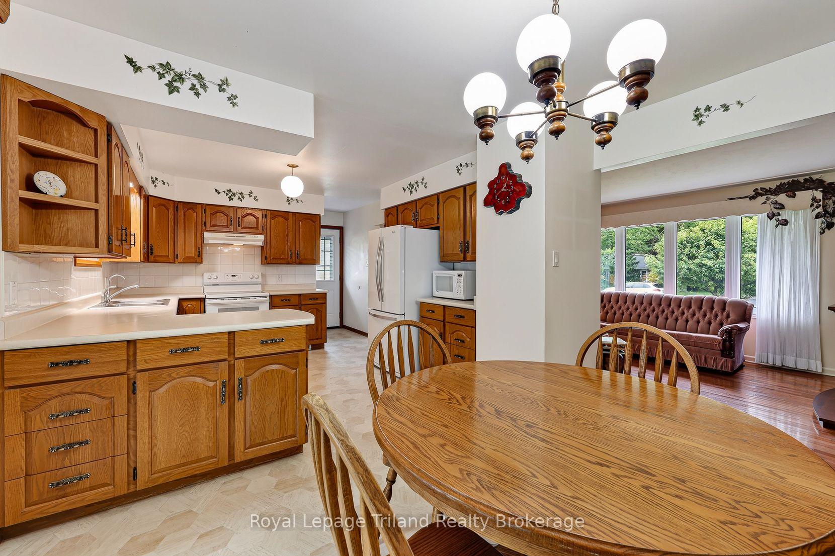 Photo 15 of 232 Washington Street, Zorra, Thamesford — HOMEH