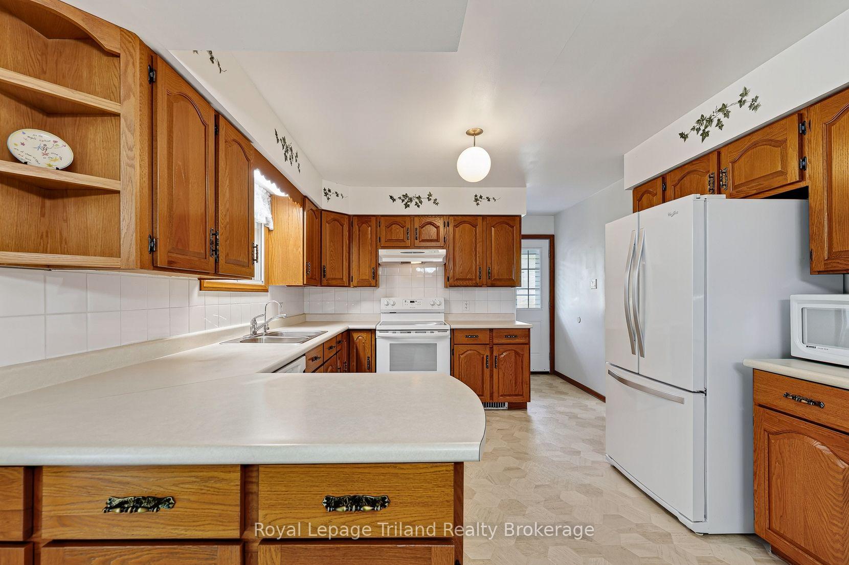 Photo 16 of 232 Washington Street, Zorra, Thamesford — HOMEH