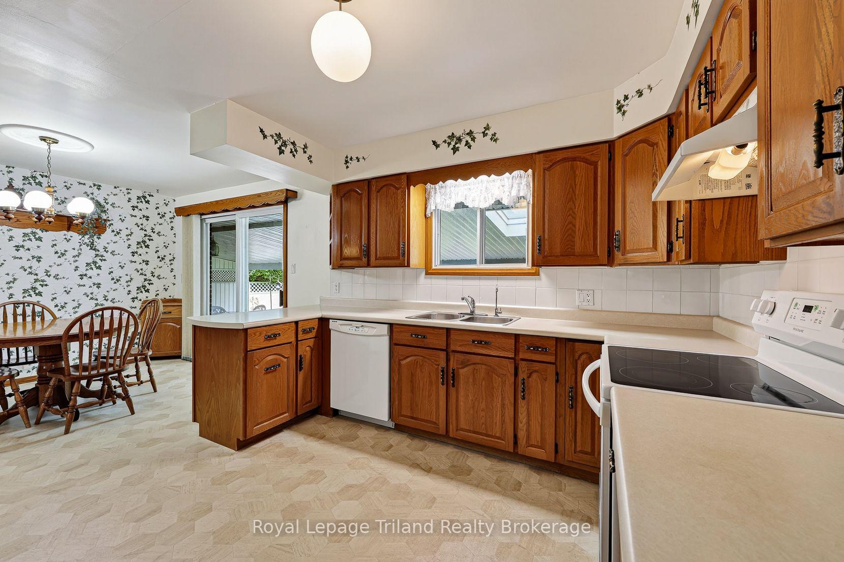 Photo 18 of 232 Washington Street, Zorra, Thamesford — HOMEH