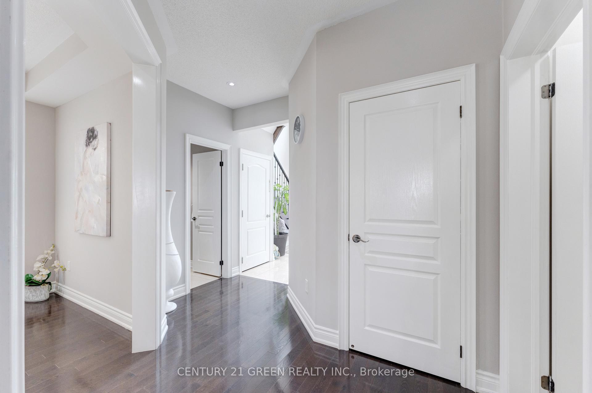 Photo 13 of 3 Lisson Crescent, Brampton, Credit Valley — HOMEH