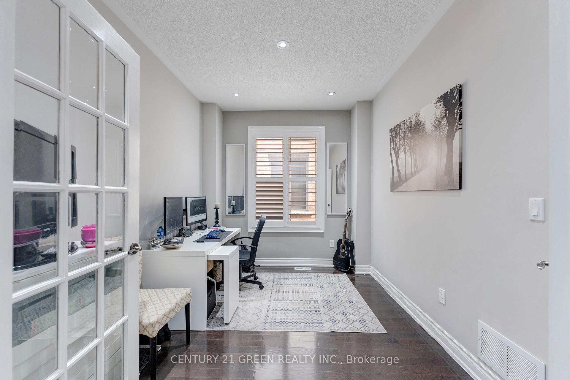 Photo 14 of 3 Lisson Crescent, Brampton, Credit Valley — HOMEH