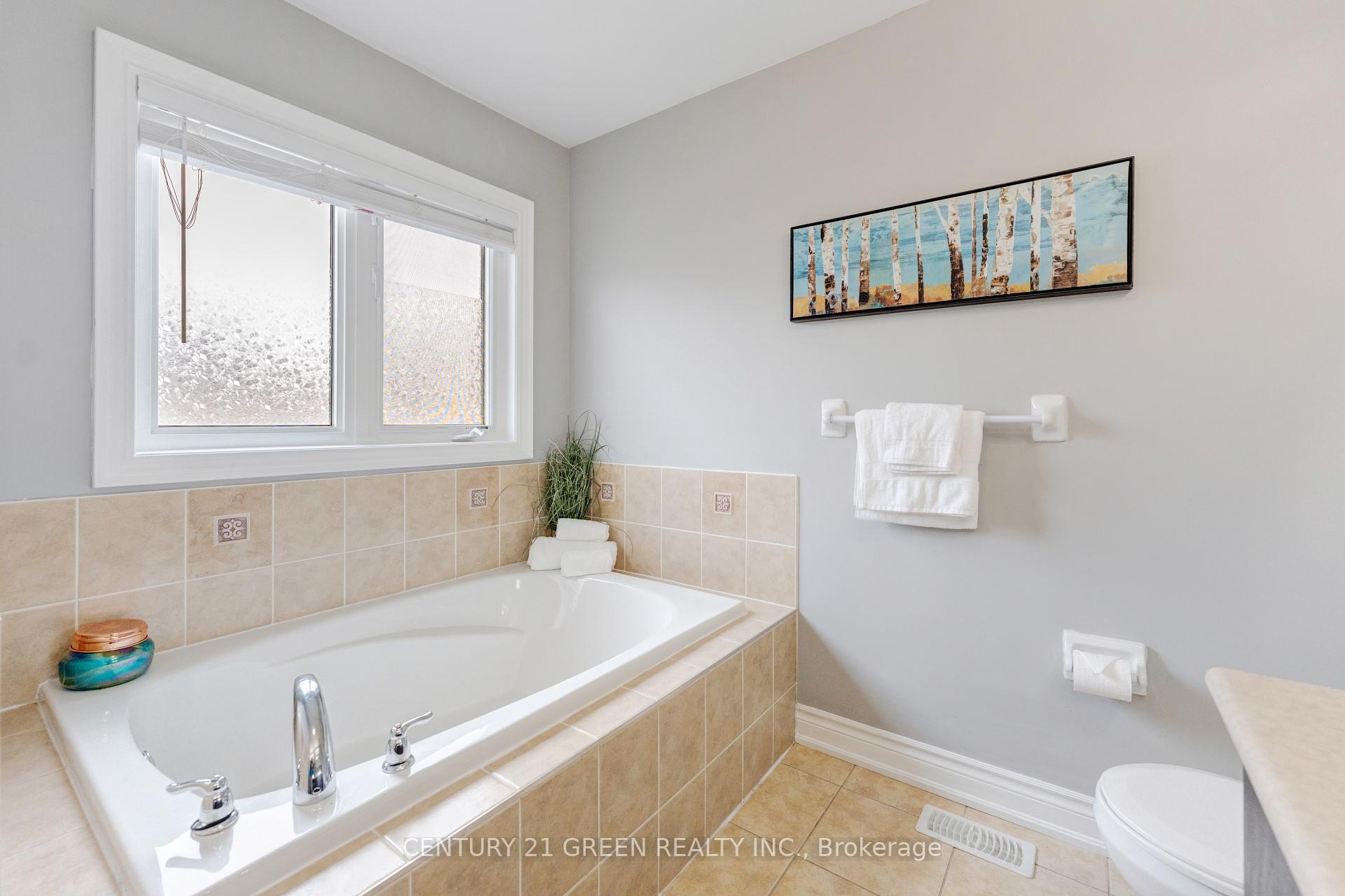 Photo 35 of 3 Lisson Crescent, Brampton, Credit Valley — HOMEH