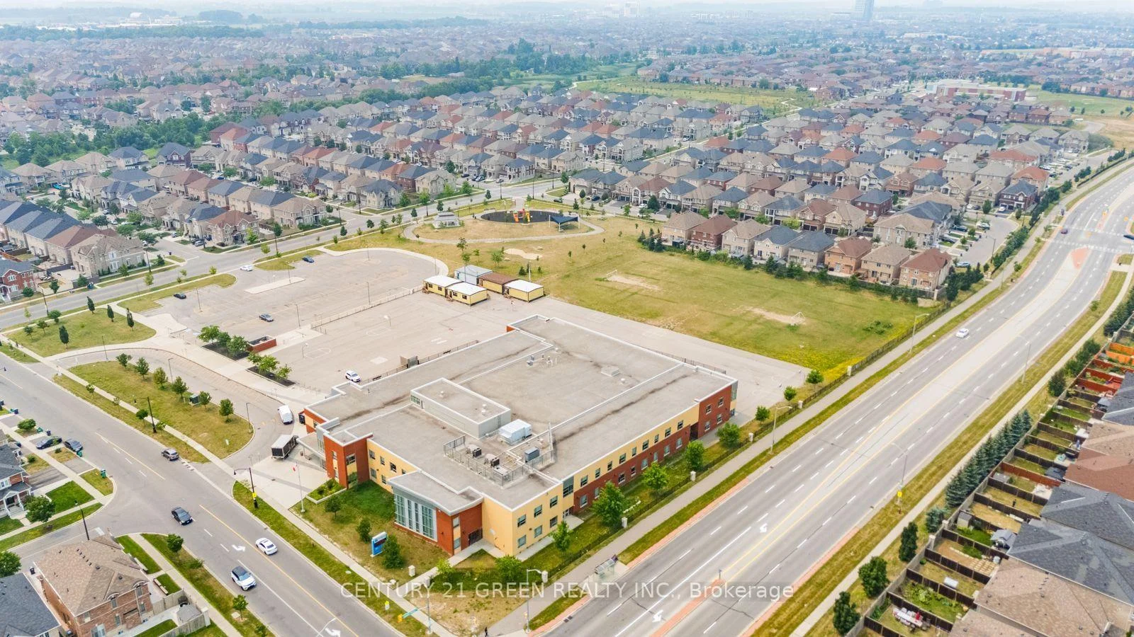 Photo 52 of 3 Lisson Crescent, Brampton, Credit Valley — HOMEH