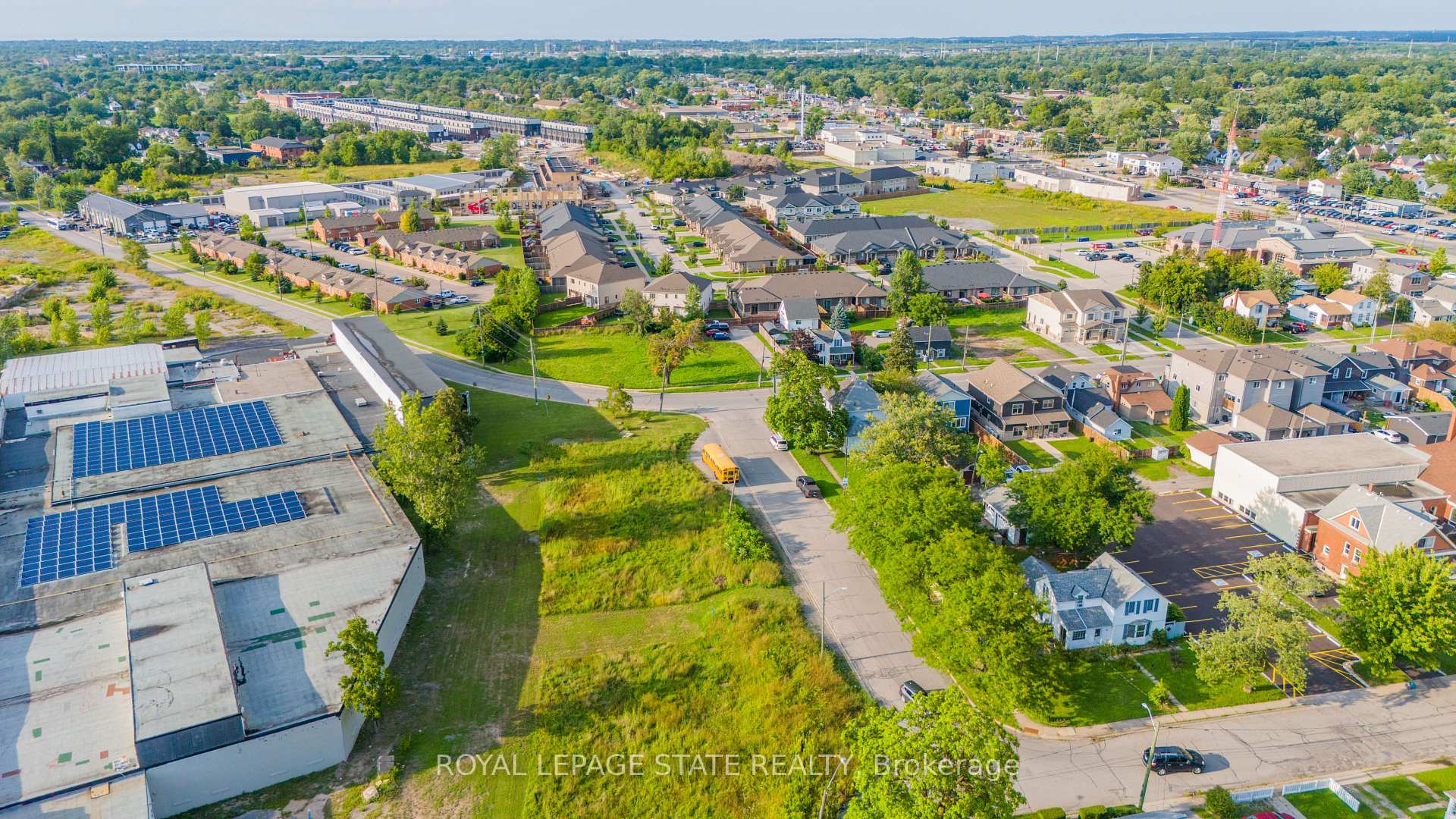 Photo 4 of 41 Oakdale Avenue, St. Catharines, Oakdale — HOMEH