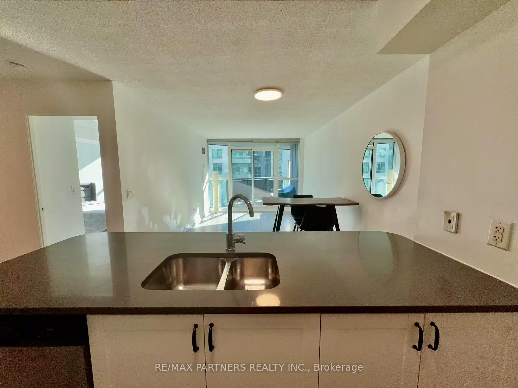 Photo 6 of Unit 1715, 19 Grand Trunk Crescent, Toronto, Waterfront Communities — HOMEH