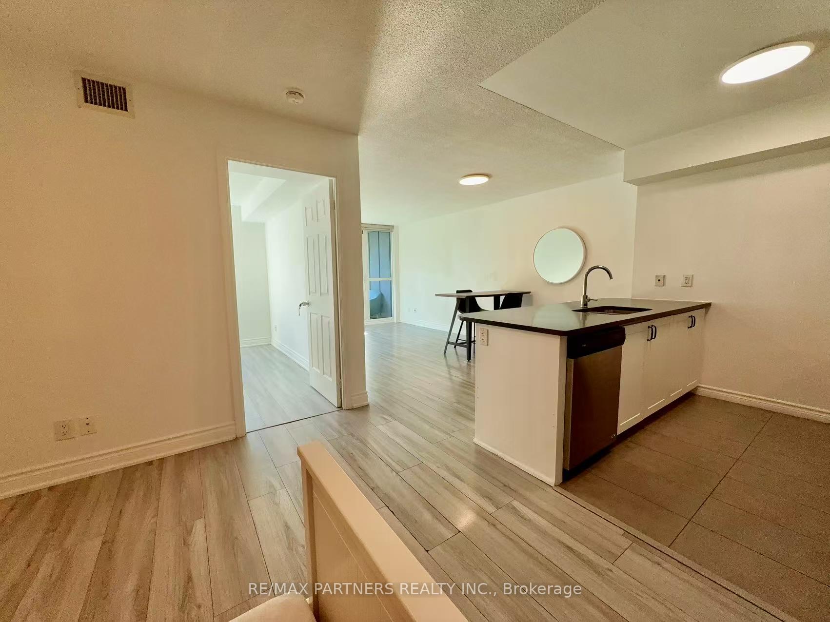 Photo 10 of Unit 1715, 19 Grand Trunk Crescent, Toronto, Waterfront Communities — HOMEH