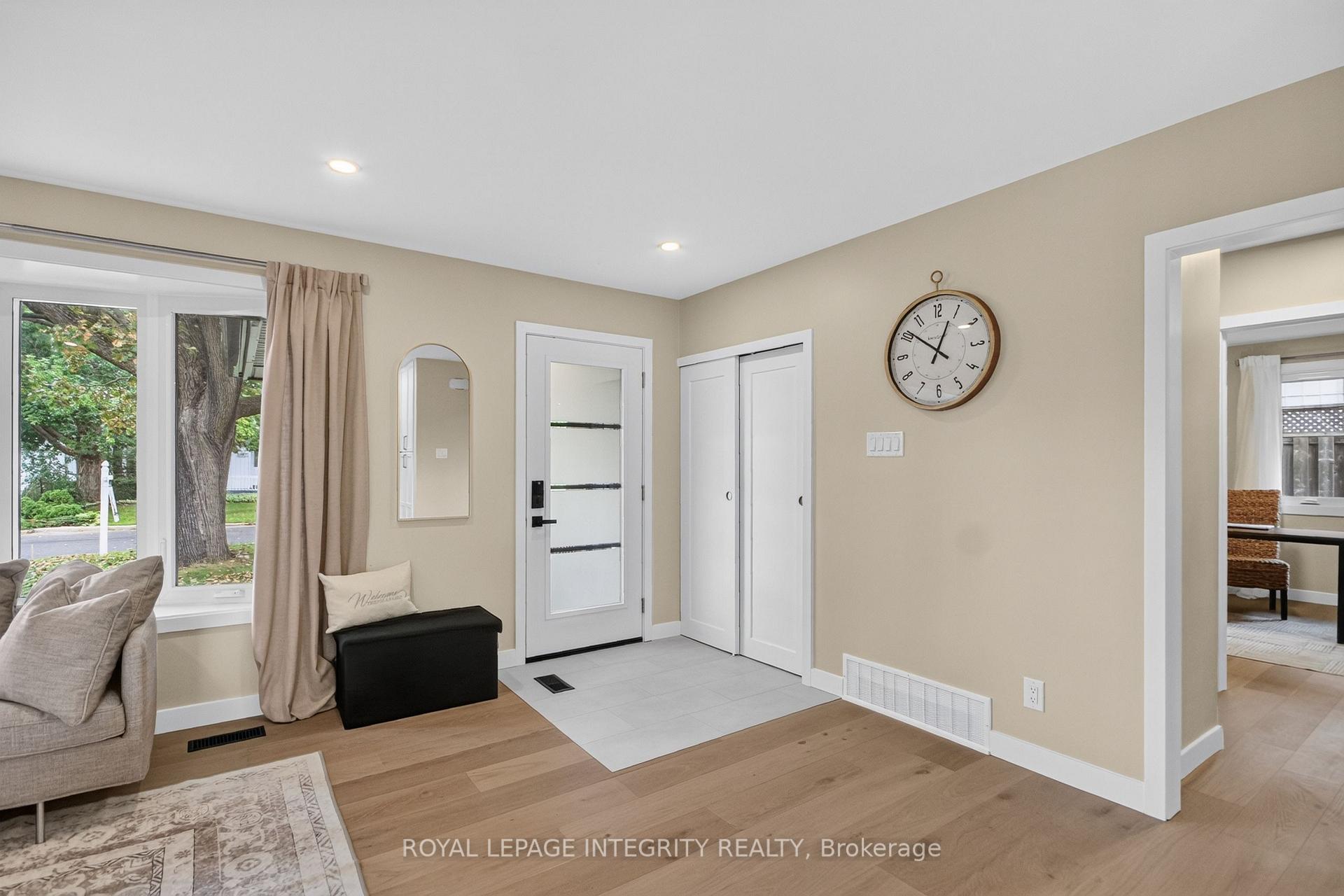 Photo 3 of 2698 Ulster Crescent, Ottawa, Riverside Park — HOMEH