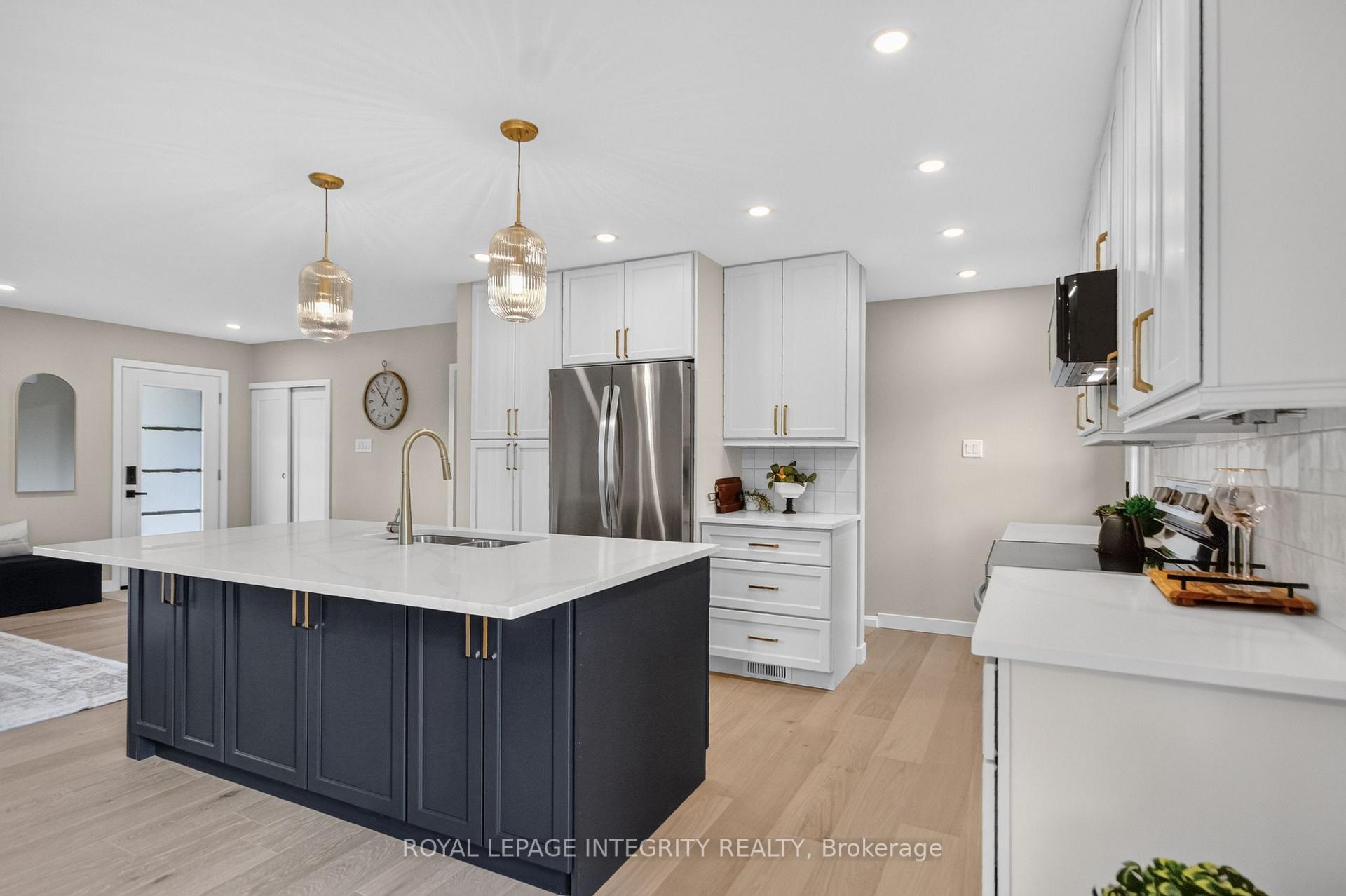 Photo 12 of 2698 Ulster Crescent, Ottawa, Riverside Park — HOMEH