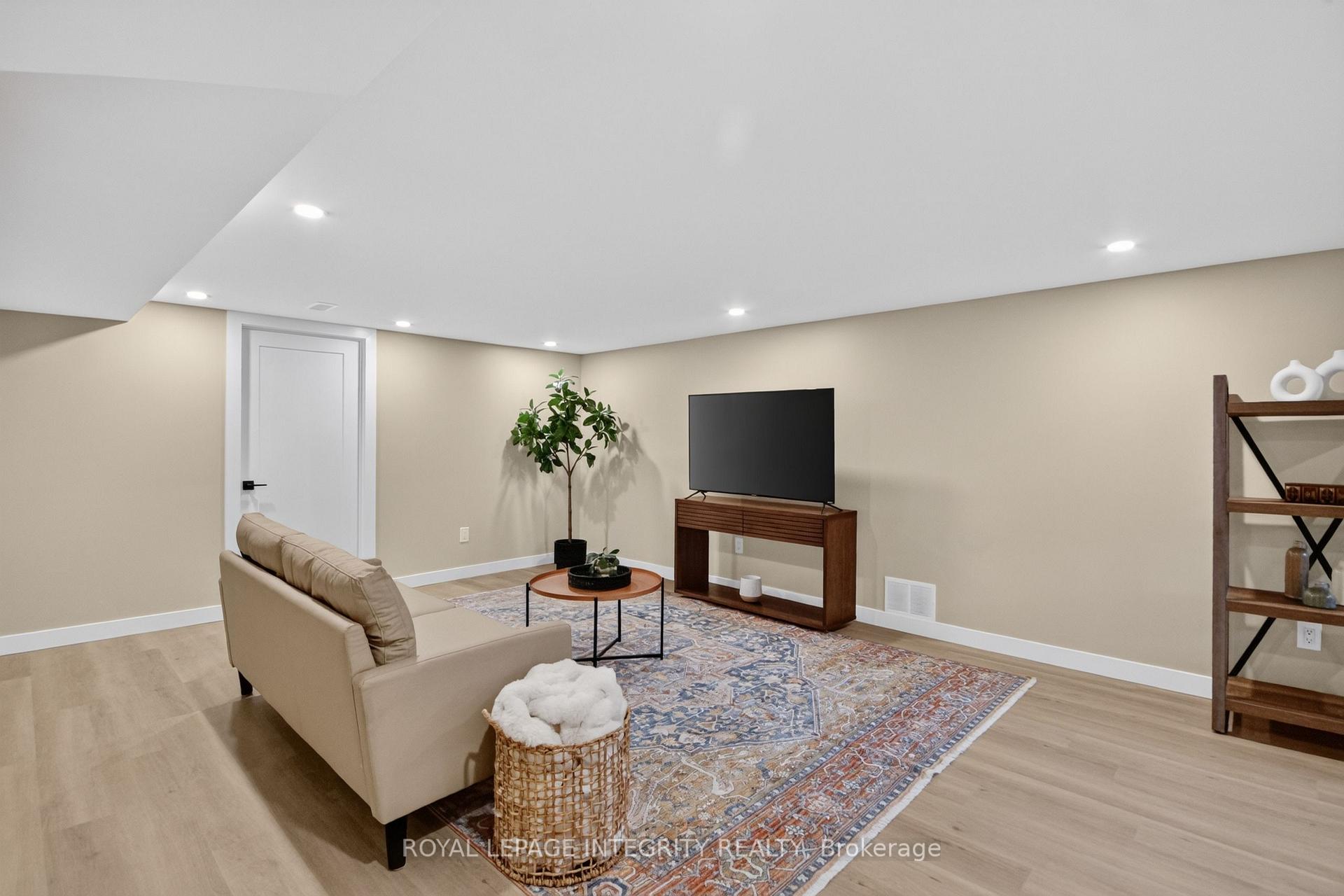 Photo 29 of 2698 Ulster Crescent, Ottawa, Riverside Park — HOMEH