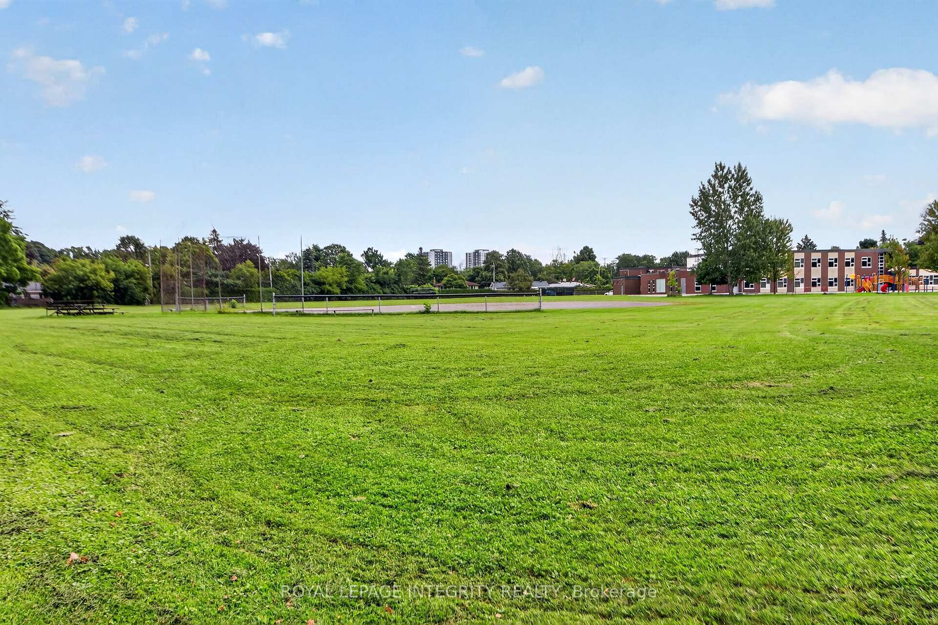 Photo 45 of 2698 Ulster Crescent, Ottawa, Riverside Park — HOMEH