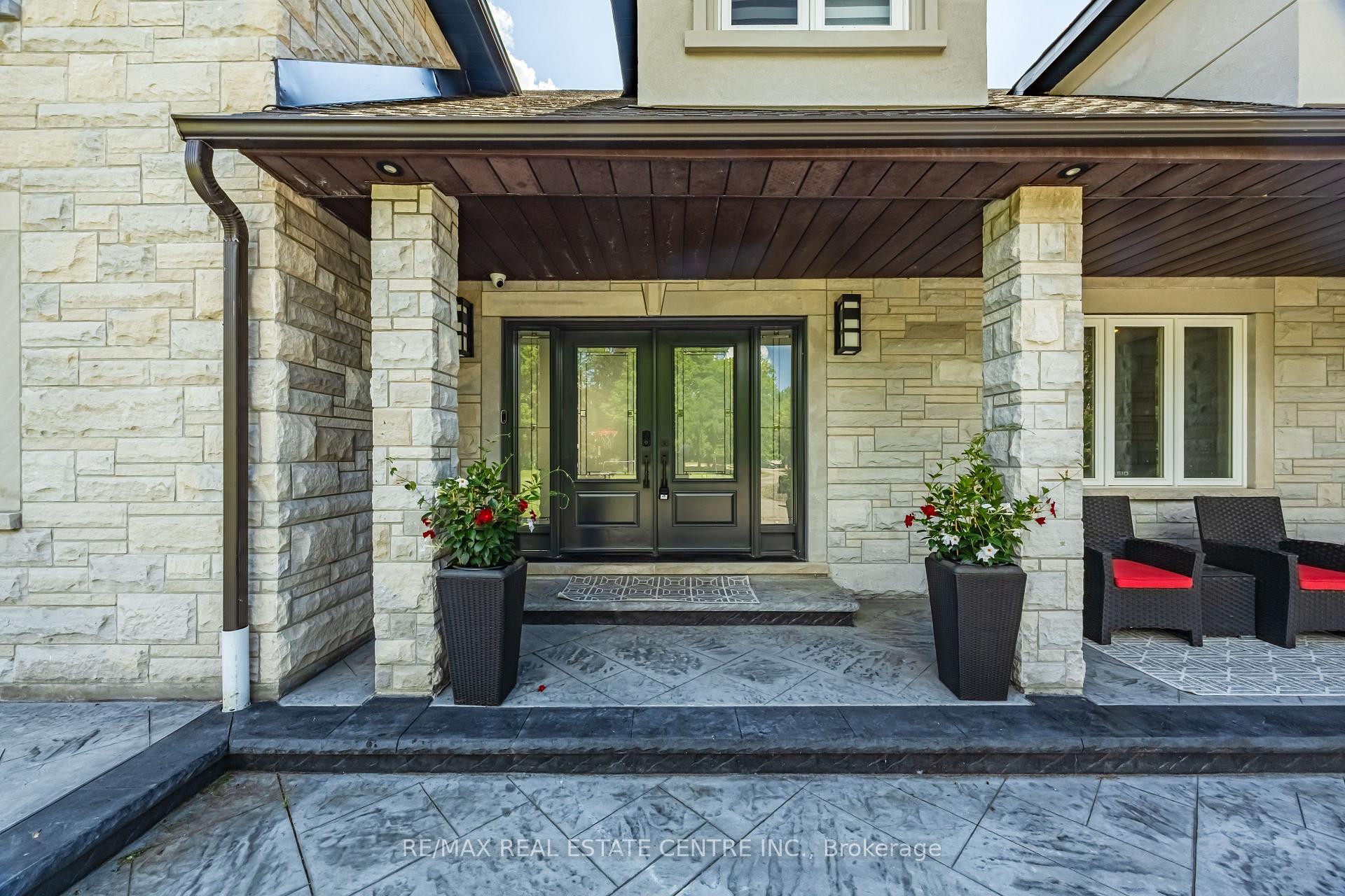 Photo 3 of 6 Country Lane Drive, Caledon, Palgrave — HOMEH