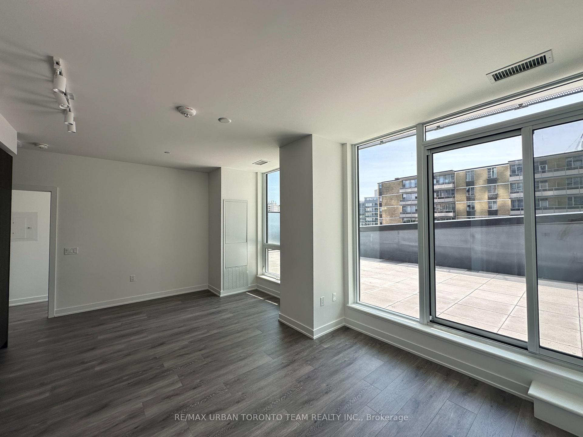 Photo 7 of Unit 901, 127 Broadway Avenue, Toronto, Mount Pleasant West — HOMEH