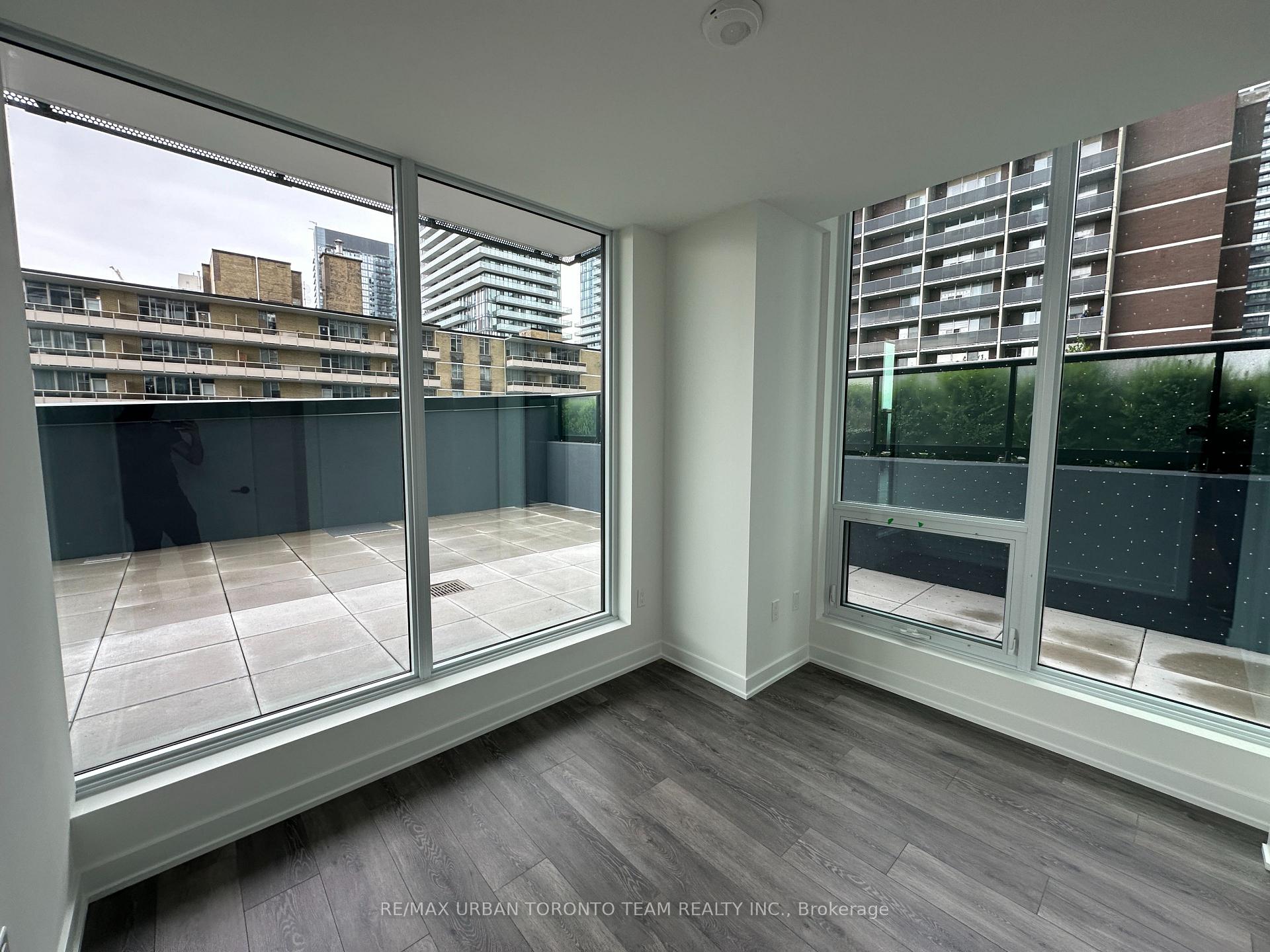 Photo 8 of Unit 901, 127 Broadway Avenue, Toronto, Mount Pleasant West — HOMEH