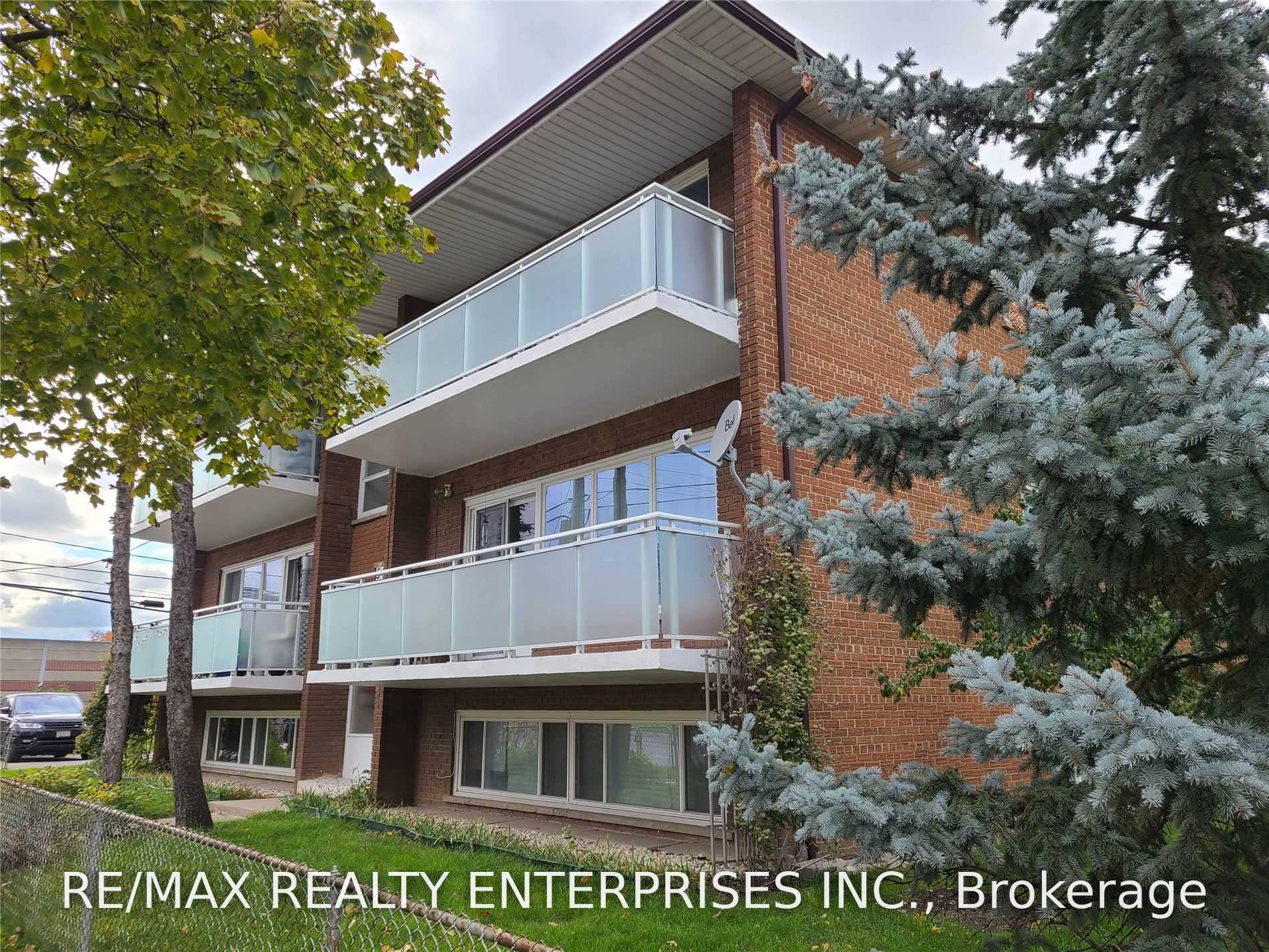 Photo 1 of Unit 3, 54 Rabbit Lane, Etobicoke, Eringate-Centennial-West Deane — HOMEH