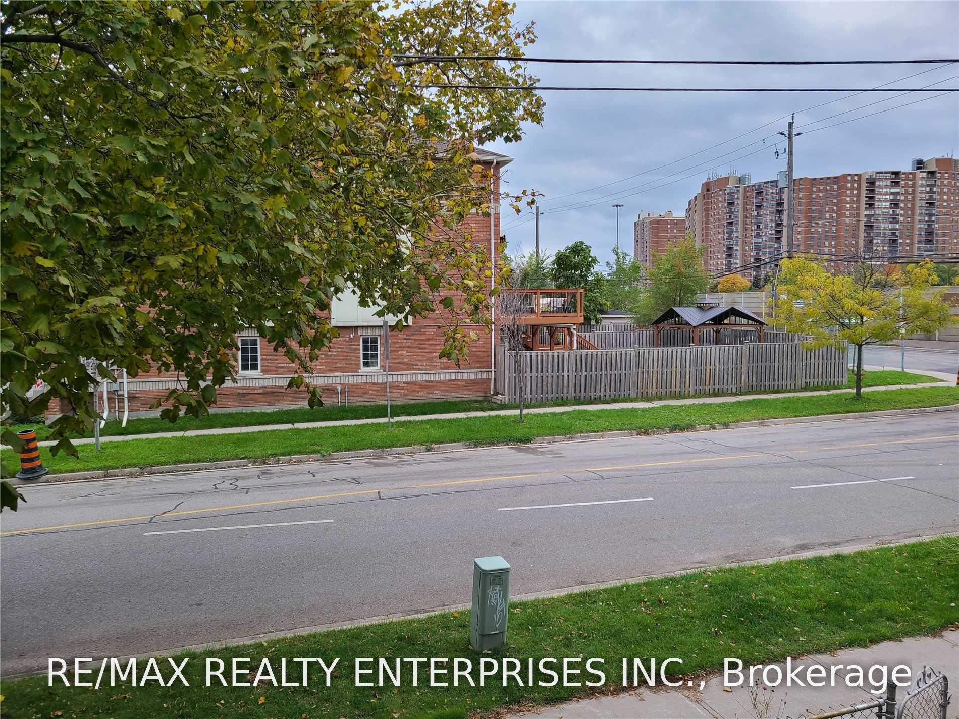 Photo 2 of Unit 3, 54 Rabbit Lane, Etobicoke, Eringate-Centennial-West Deane — HOMEH