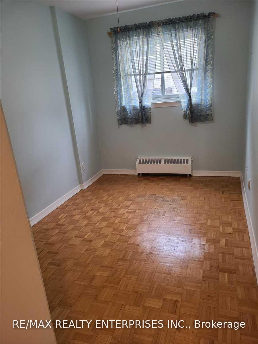 Photo 6 of Unit 3, 54 Rabbit Lane, Etobicoke, Eringate-Centennial-West Deane — HOMEH