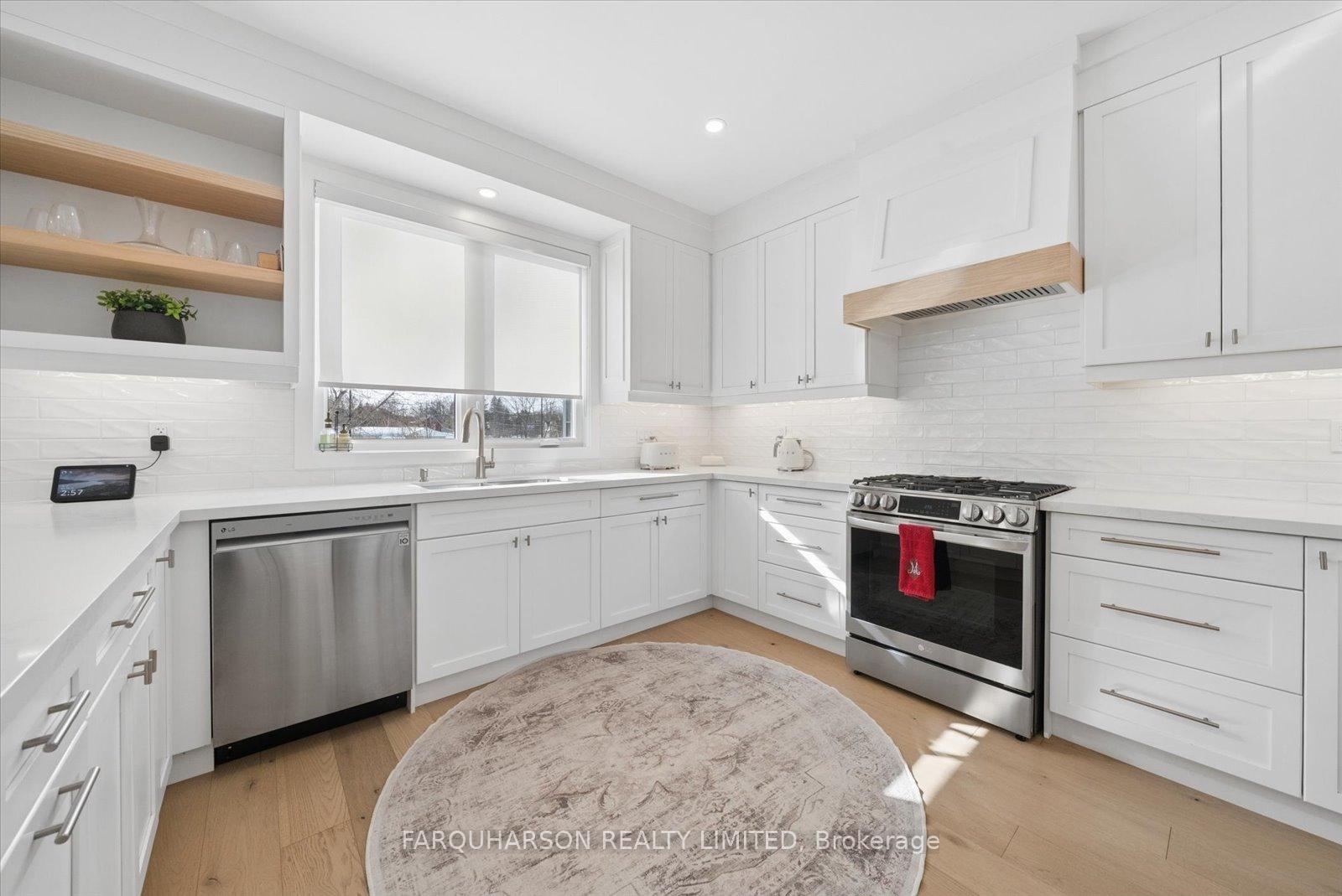 Photo 4 of 18 Victoria Drive, Uxbridge — HOMEH