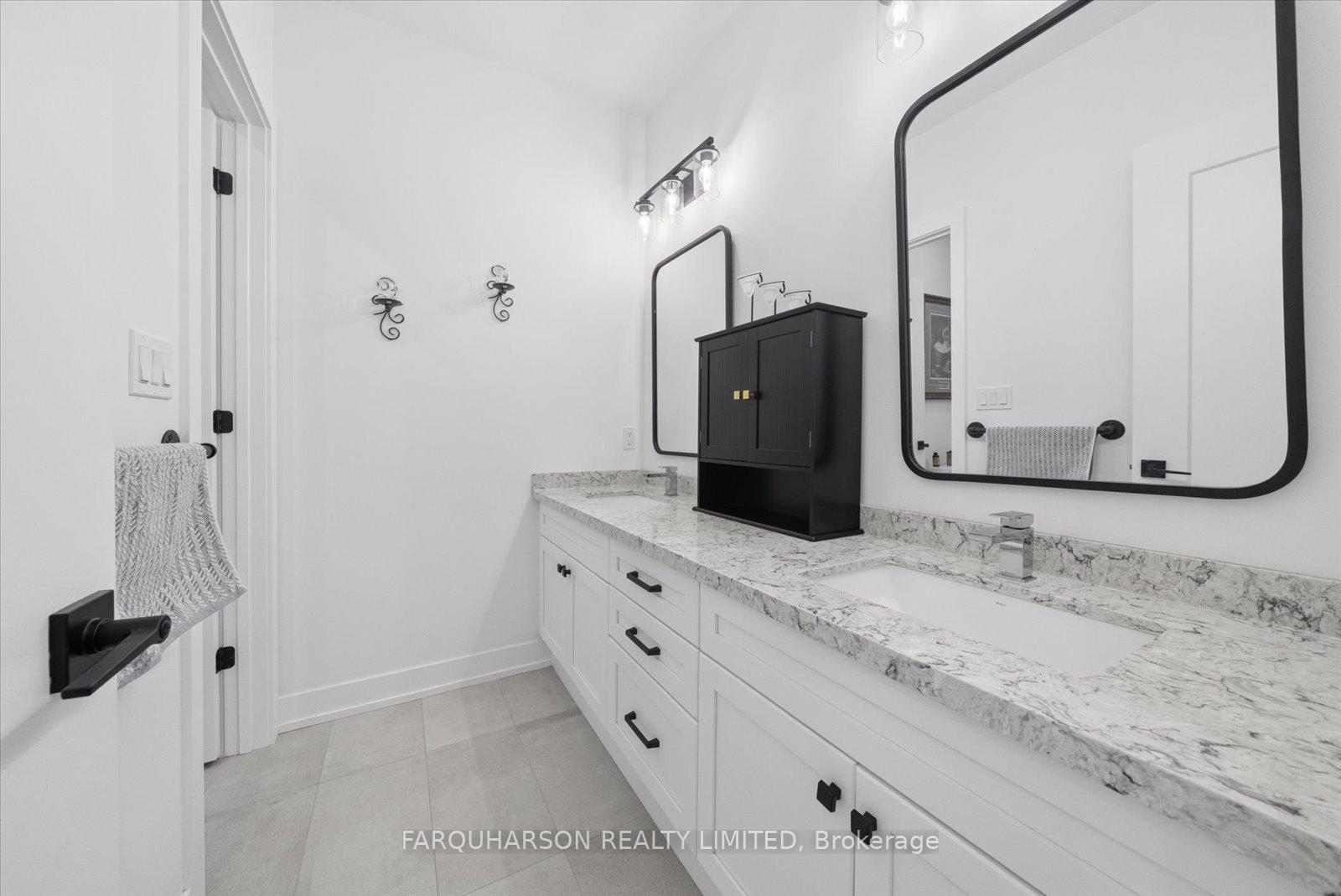 Photo 16 of 18 Victoria Drive, Uxbridge — HOMEH