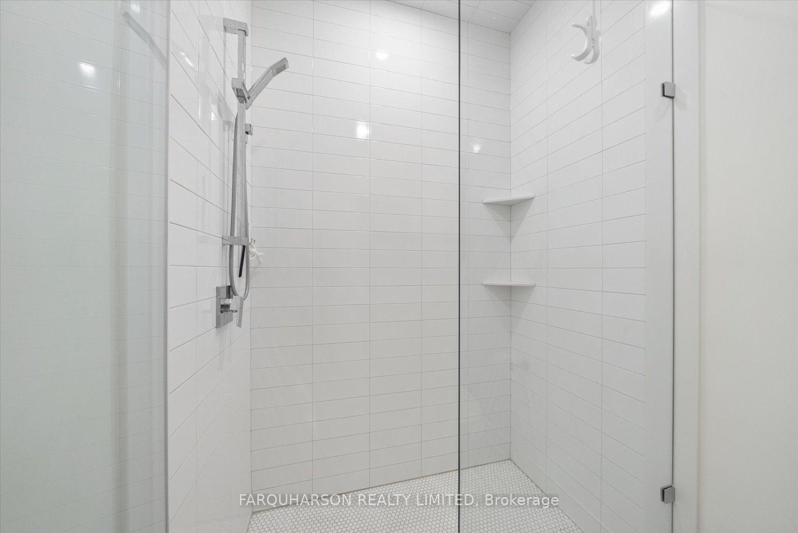 Photo 17 of 18 Victoria Drive, Uxbridge — HOMEH