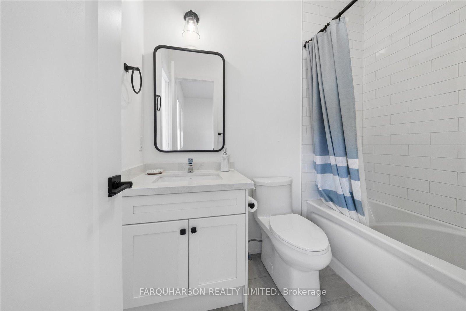 Photo 19 of 18 Victoria Drive, Uxbridge — HOMEH