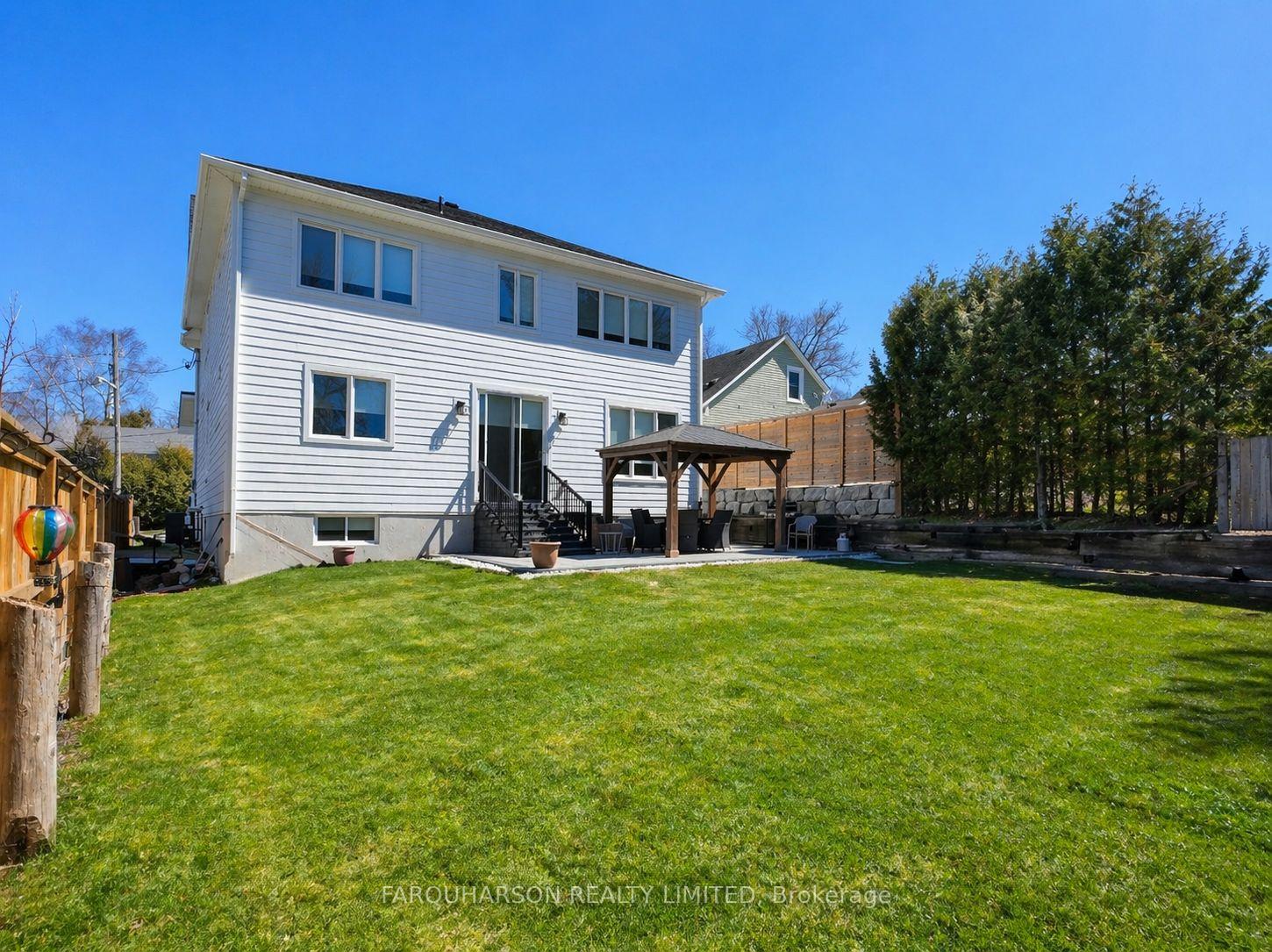 Photo 21 of 18 Victoria Drive, Uxbridge — HOMEH