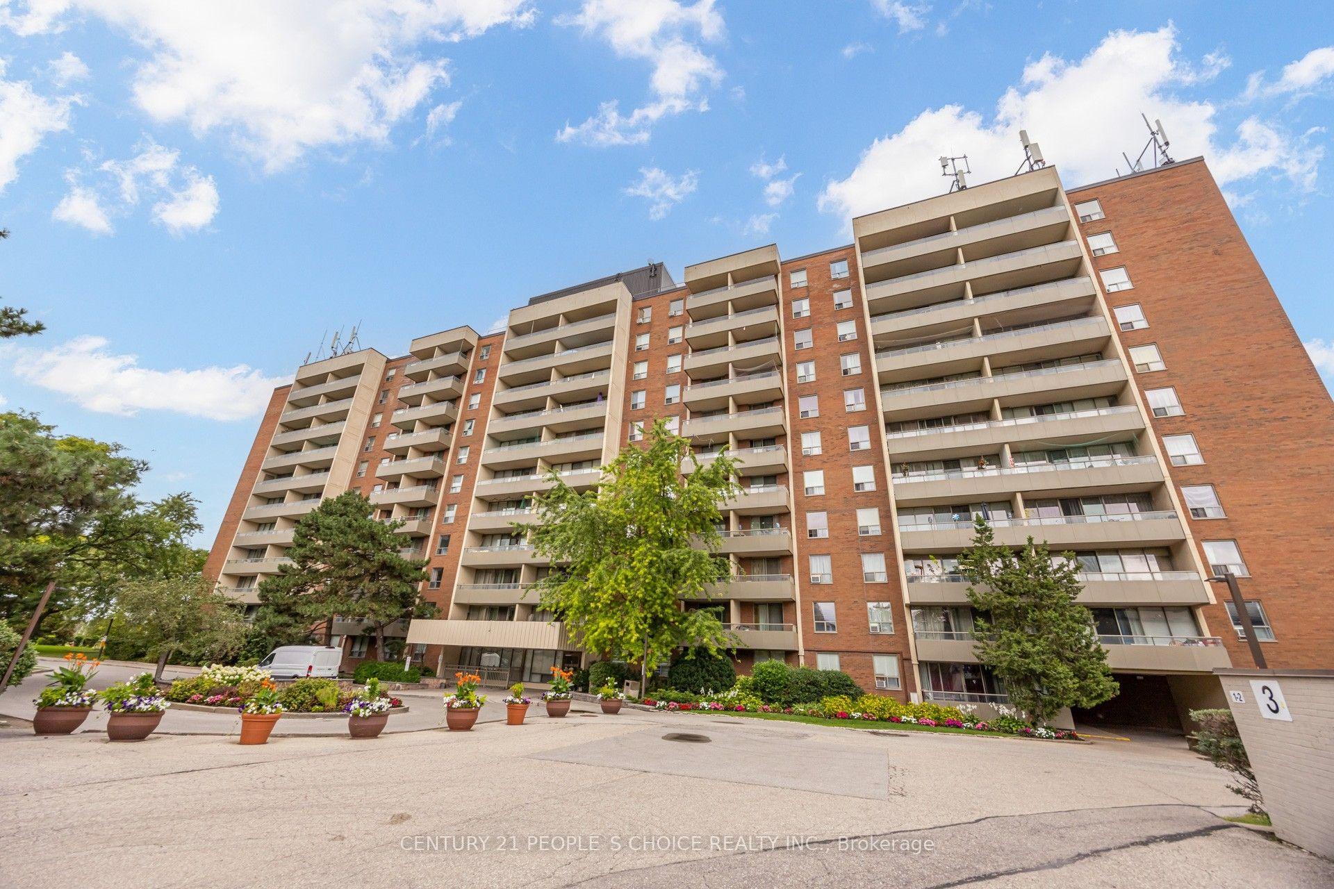 Photo 3 of Unit 207, 1 Four Winds Drive, North York, York University Heights — HOMEH