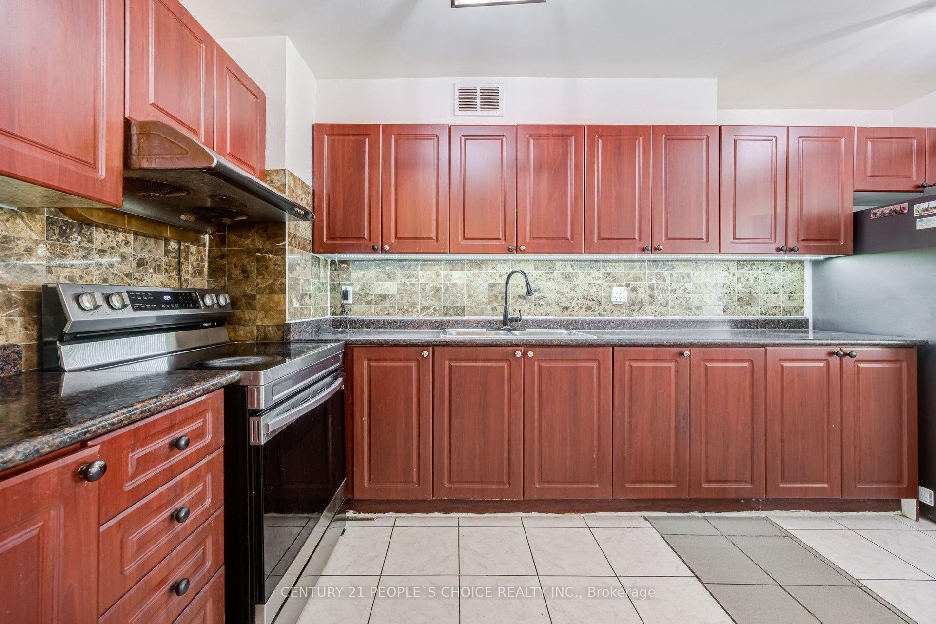 Photo 14 of Unit 207, 1 Four Winds Drive, North York, York University Heights — HOMEH