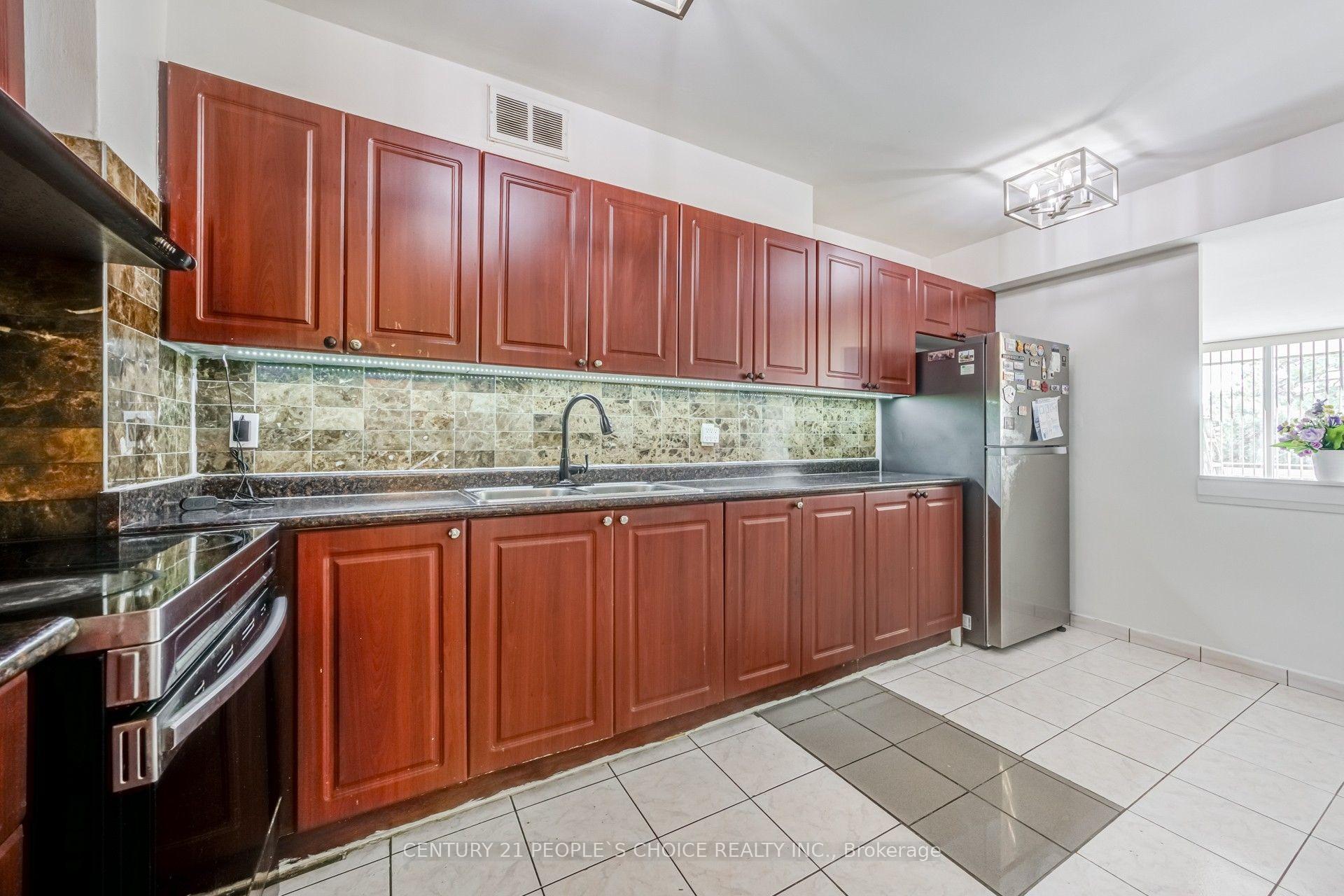 Photo 15 of Unit 207, 1 Four Winds Drive, North York, York University Heights — HOMEH
