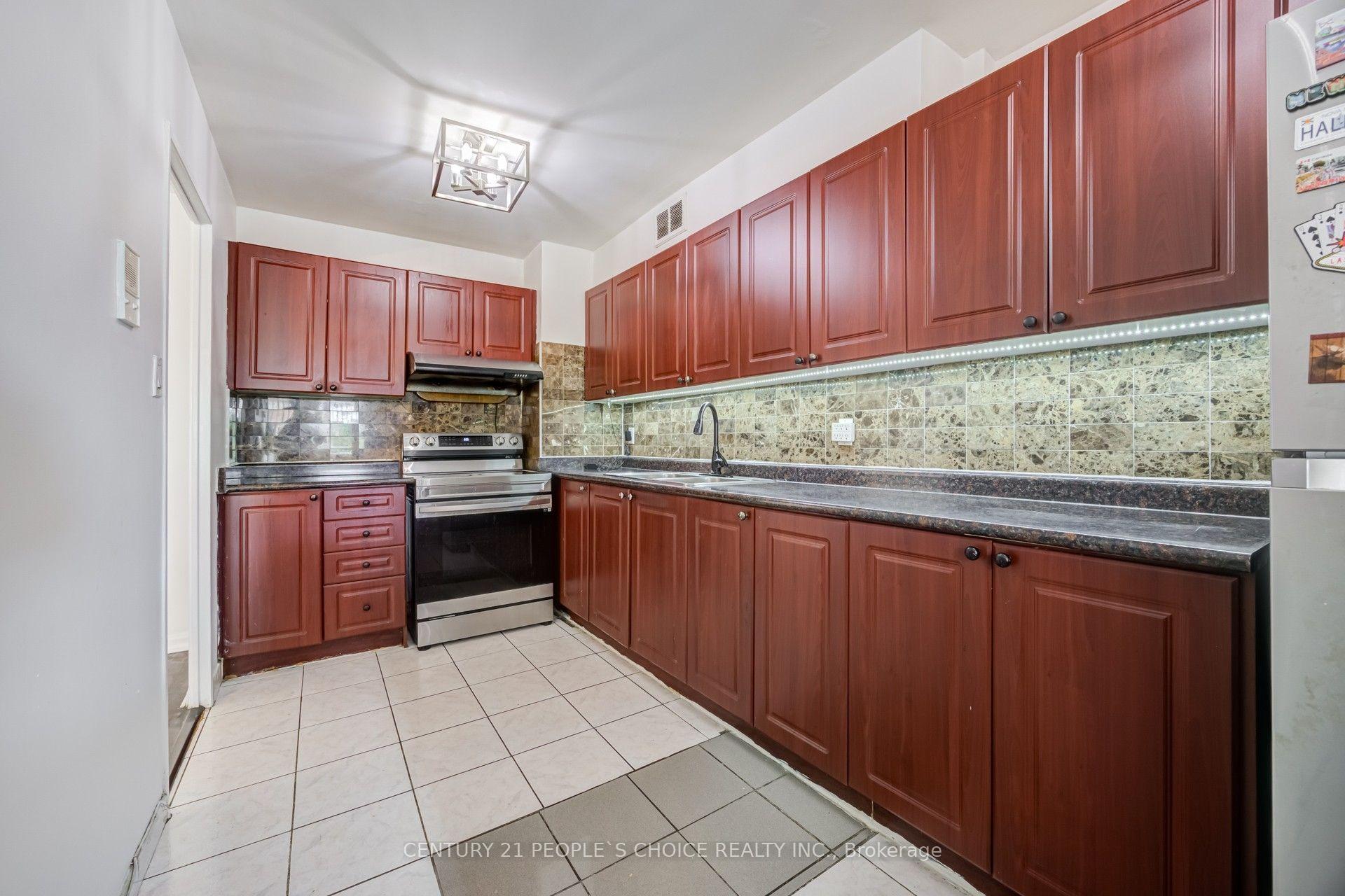 Photo 16 of Unit 207, 1 Four Winds Drive, North York, York University Heights — HOMEH