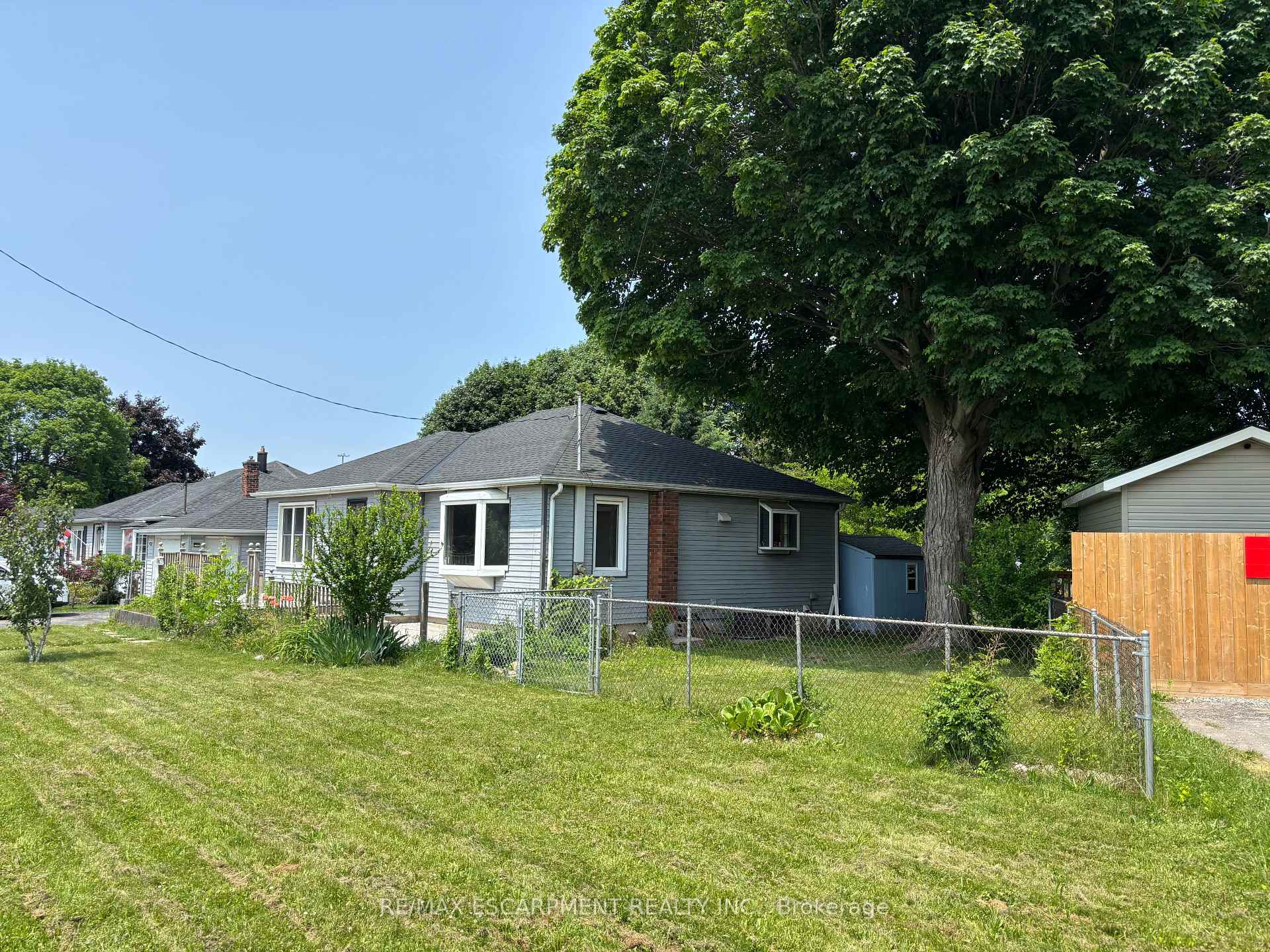 Photo 12 of Unit UPPER, 5648 Royal Manor Drive, Niagara Falls, Hospital — HOMEH