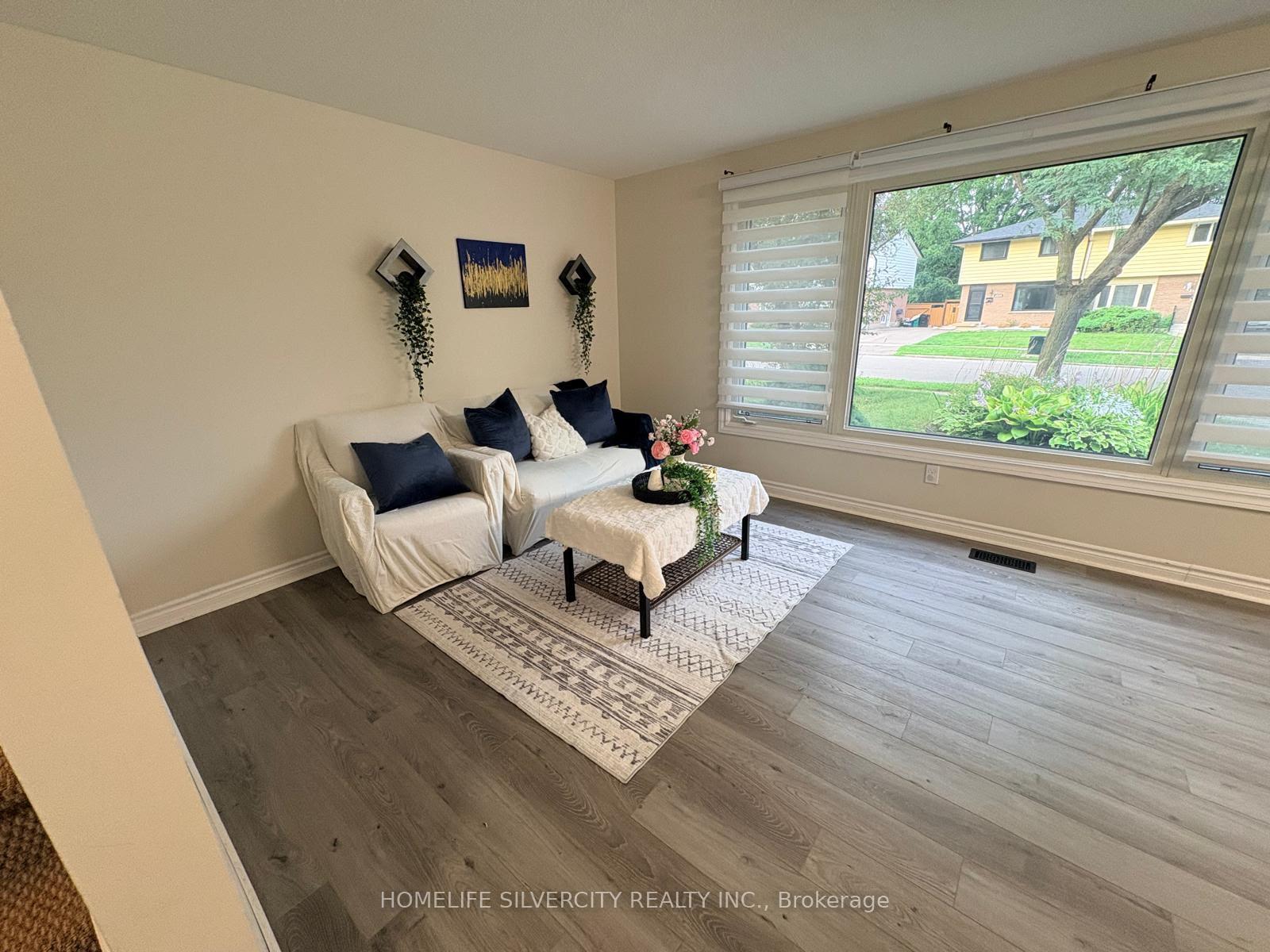 Photo 4 of 433 Lee Avenue, Waterloo, Lincoln Village — HOMEH
