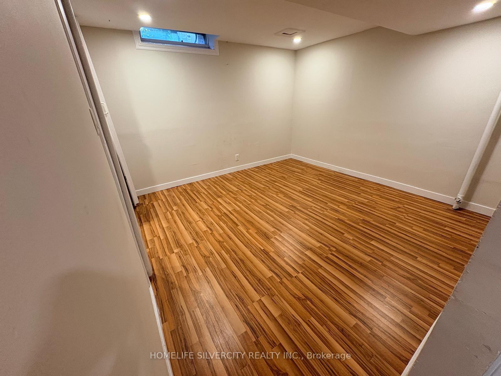 Photo 7 of 433 Lee Avenue, Waterloo, Lincoln Village — HOMEH