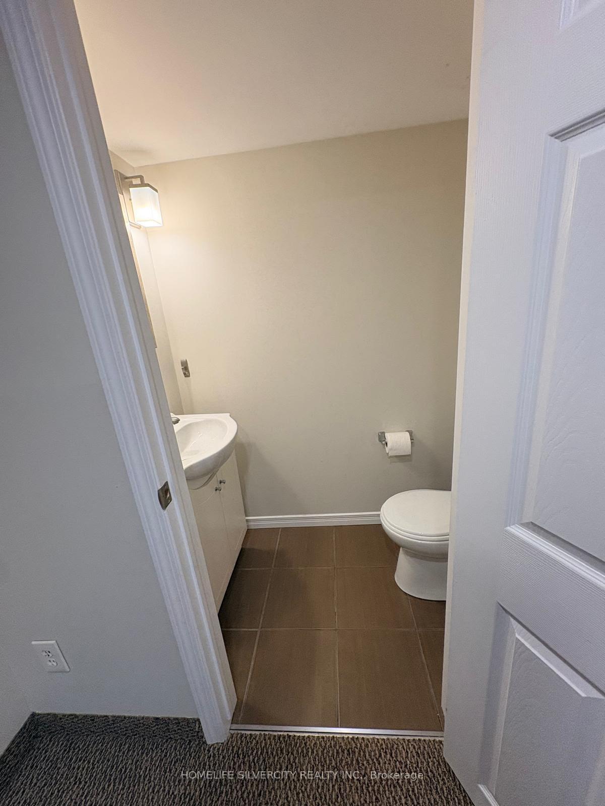 Photo 9 of 433 Lee Avenue, Waterloo, Lincoln Village — HOMEH