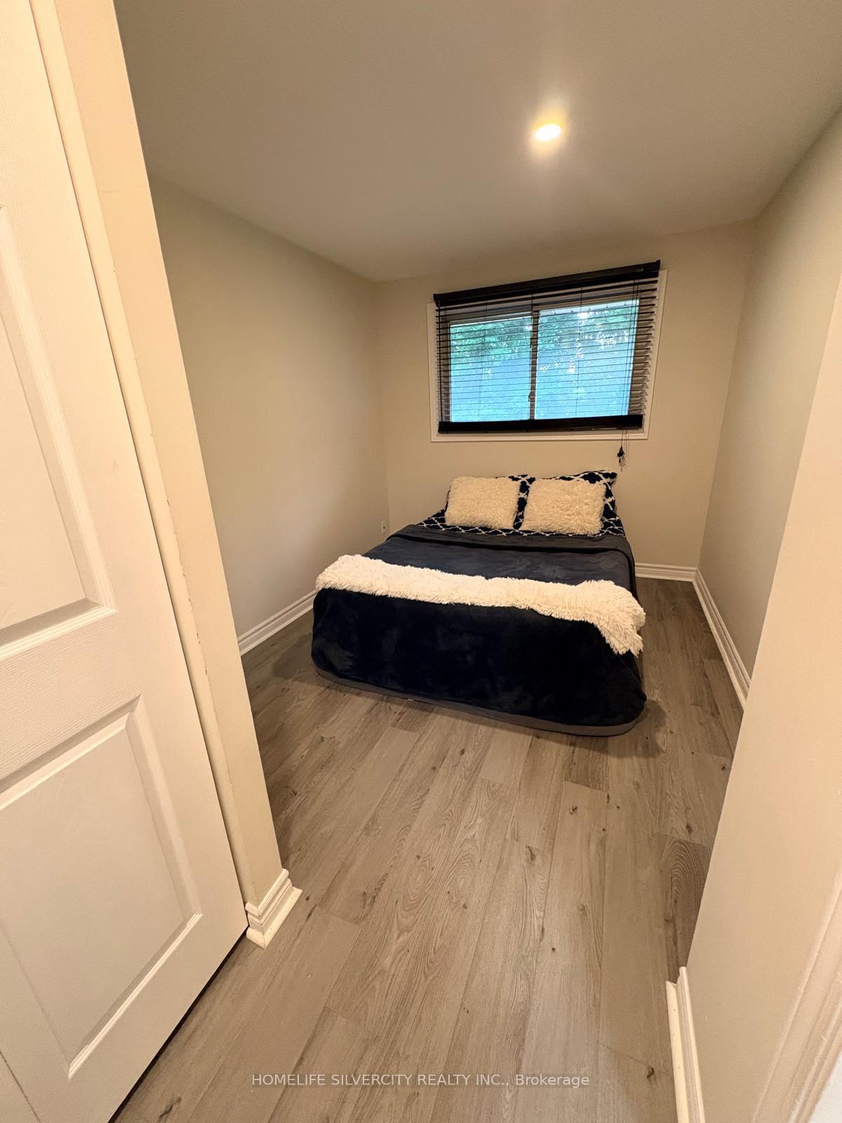 Photo 13 of 433 Lee Avenue, Waterloo, Lincoln Village — HOMEH