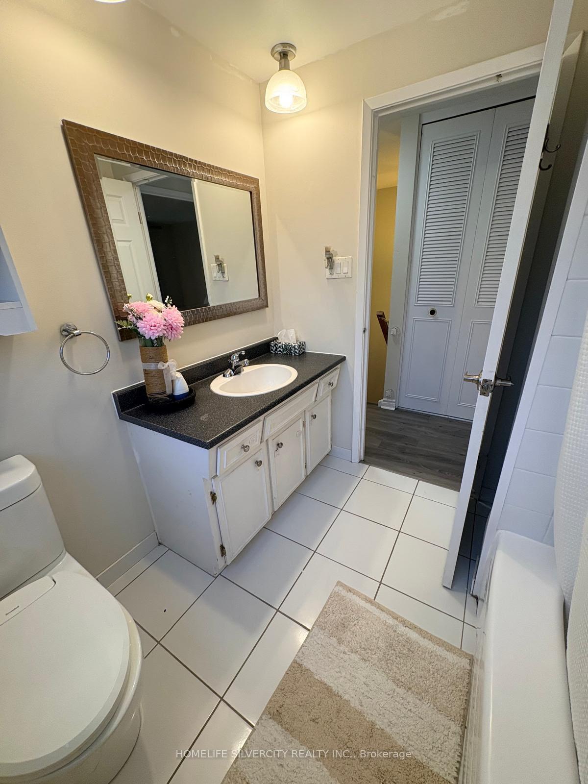 Photo 16 of 433 Lee Avenue, Waterloo, Lincoln Village — HOMEH