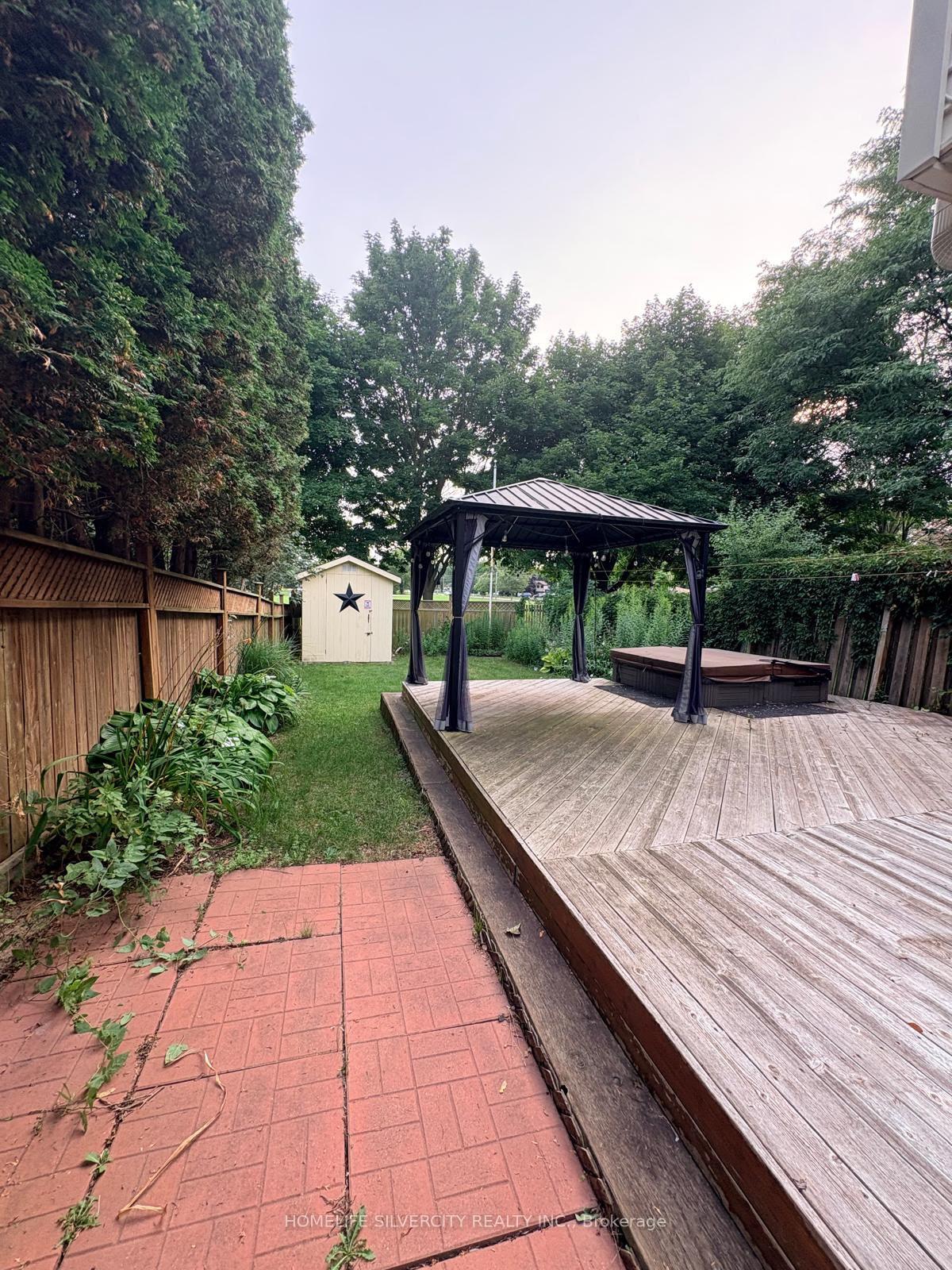 Photo 18 of 433 Lee Avenue, Waterloo, Lincoln Village — HOMEH