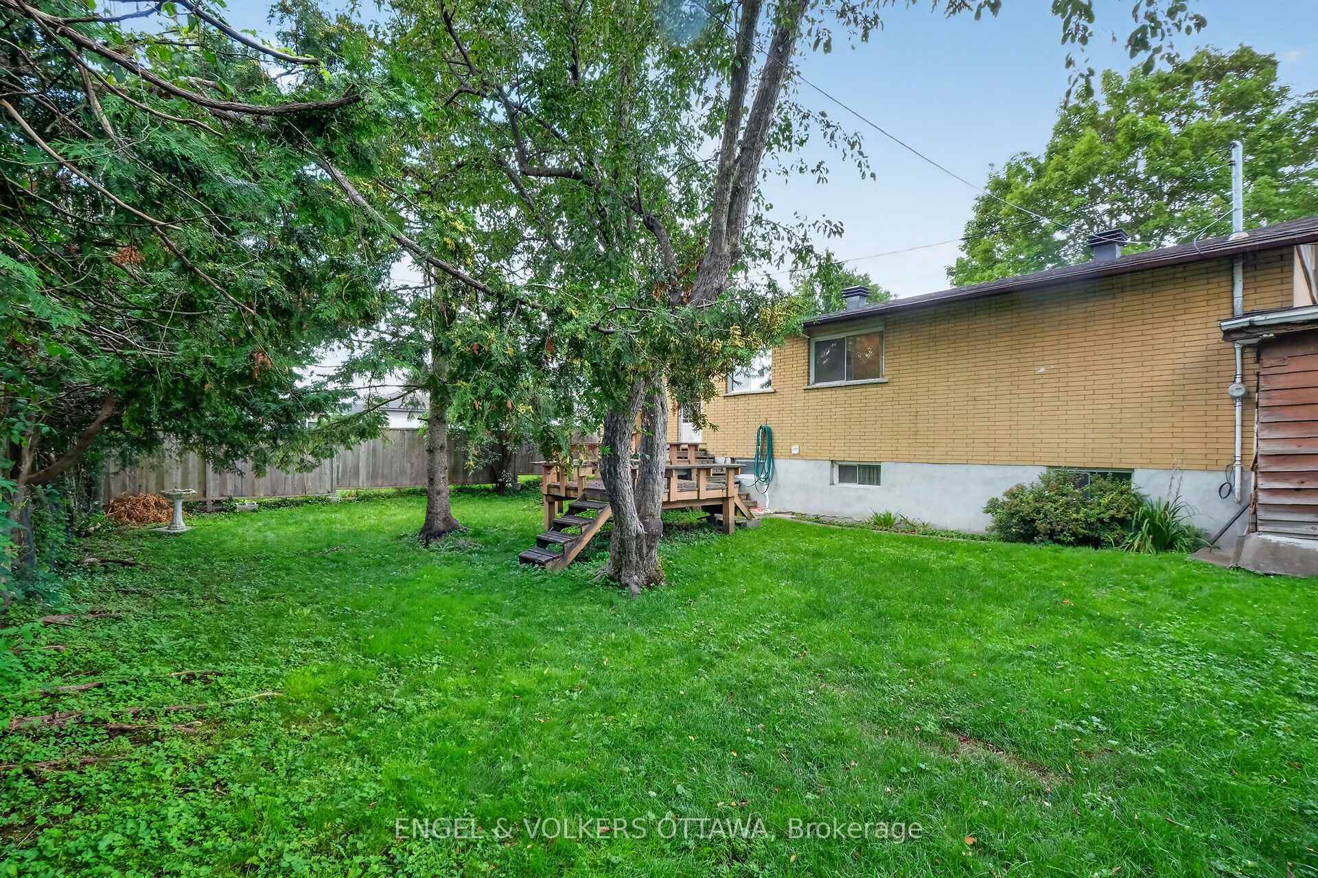 Photo 4 of 14 Oakview Avenue, Ottawa, Meadowlands/Crestview — HOMEH