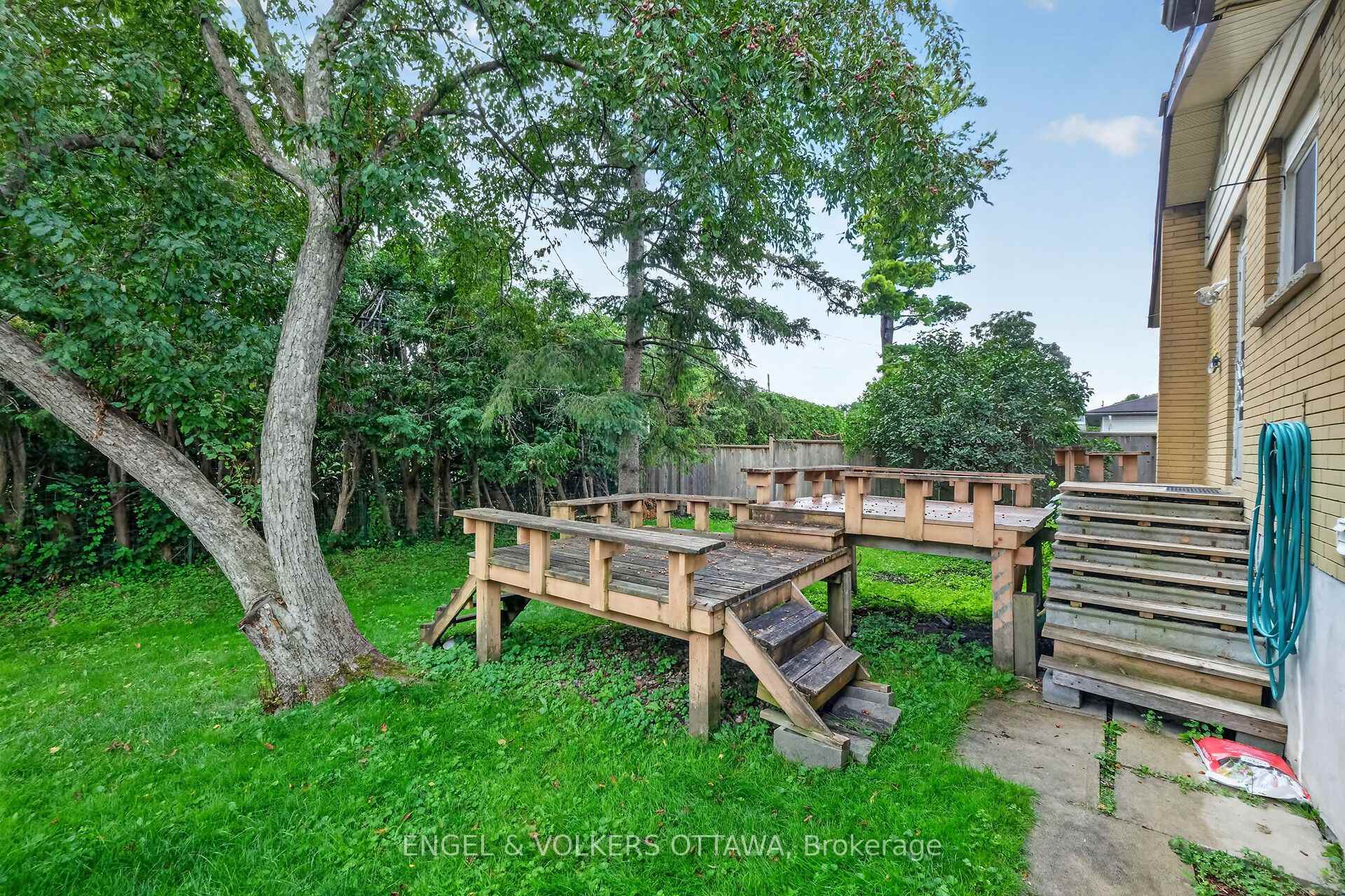 Photo 5 of 14 Oakview Avenue, Ottawa, Meadowlands/Crestview — HOMEH