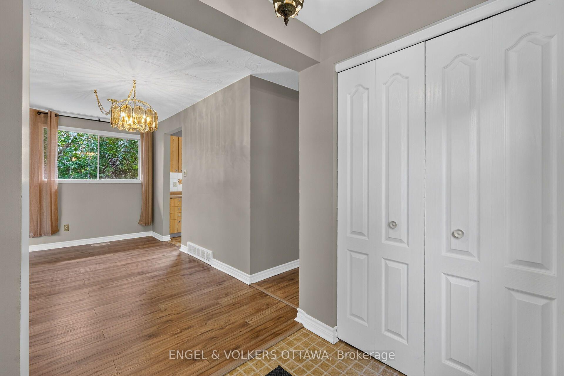 Photo 13 of 14 Oakview Avenue, Ottawa, Meadowlands/Crestview — HOMEH