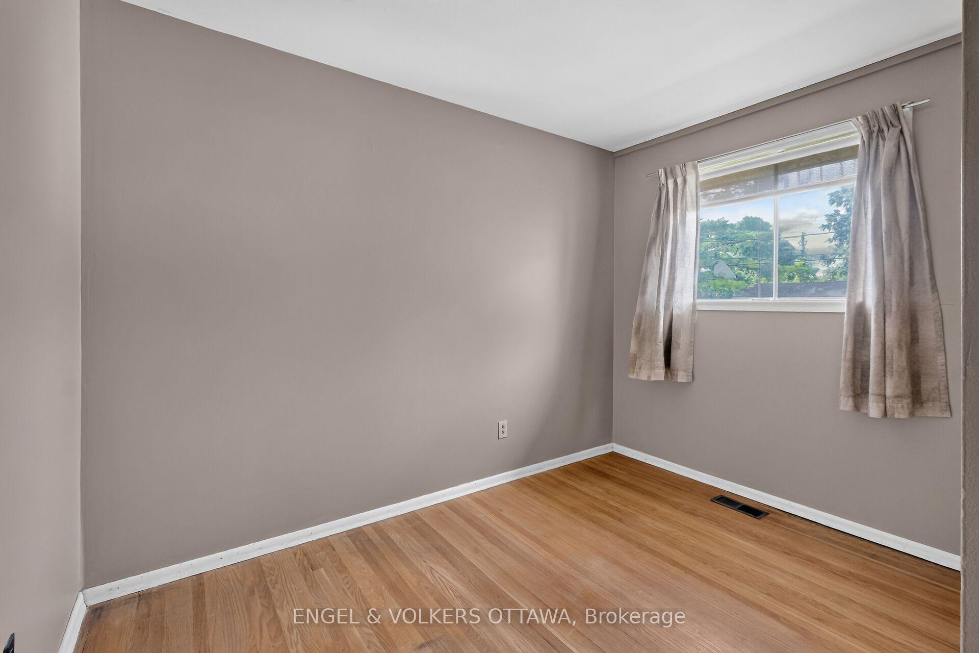 Photo 21 of 14 Oakview Avenue, Ottawa, Meadowlands/Crestview — HOMEH