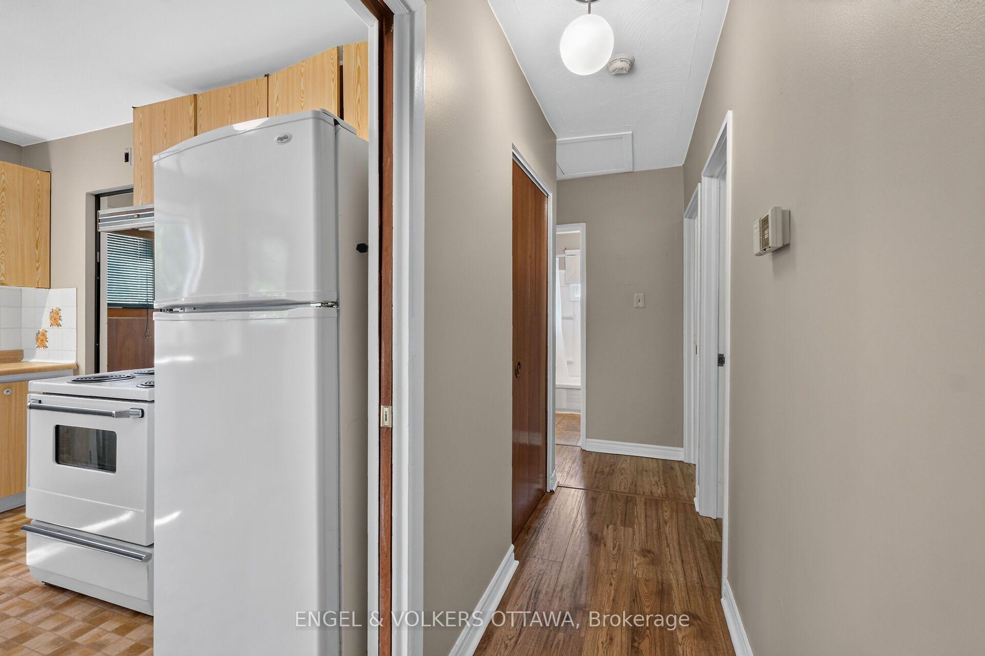 Photo 25 of 14 Oakview Avenue, Ottawa, Meadowlands/Crestview — HOMEH