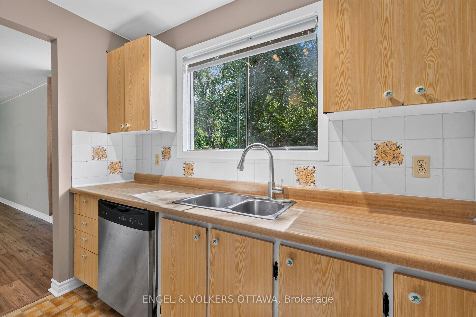Photo 27 of 14 Oakview Avenue, Ottawa, Meadowlands/Crestview — HOMEH