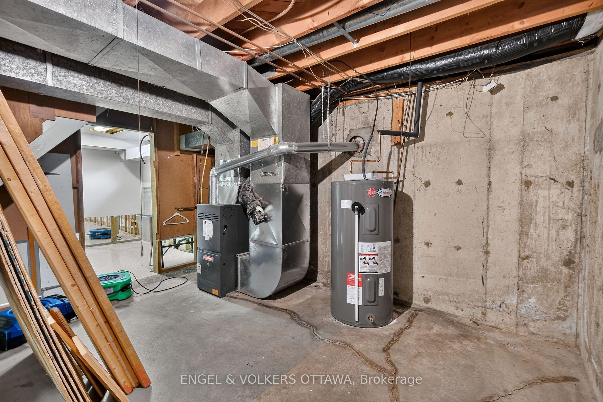 Photo 31 of 14 Oakview Avenue, Ottawa, Meadowlands/Crestview — HOMEH