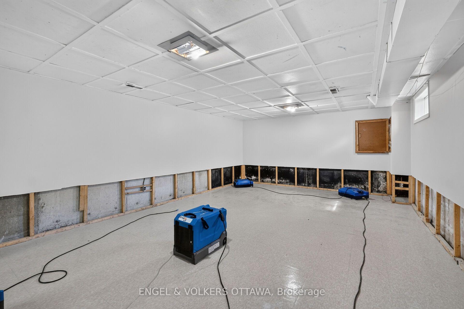 Photo 34 of 14 Oakview Avenue, Ottawa, Meadowlands/Crestview — HOMEH