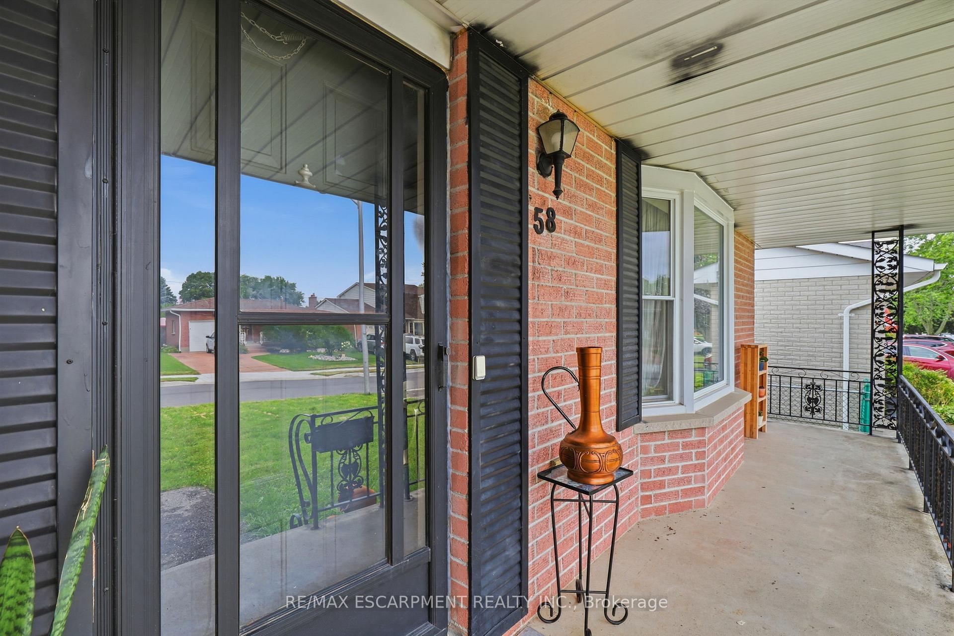 Photo 4 of 58 Vanier Place, St. Thomas — HOMEH