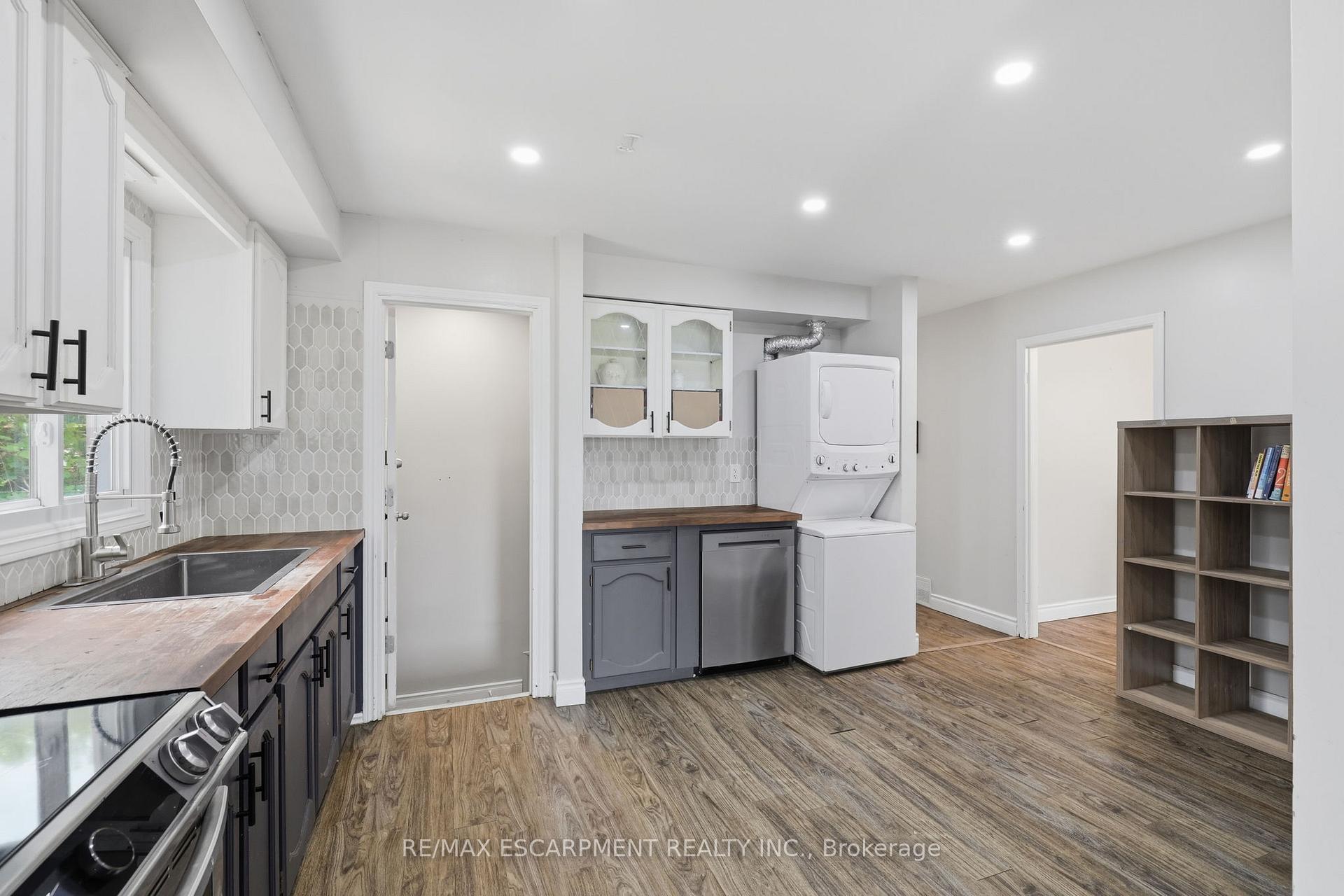 Photo 12 of 58 Vanier Place, St. Thomas — HOMEH