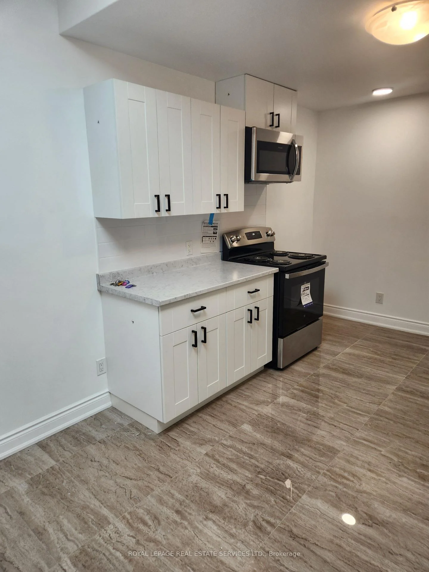 Photo 8 of Unit 302, 2820 Danforth Avenue, Toronto, East End-Danforth — HOMEH