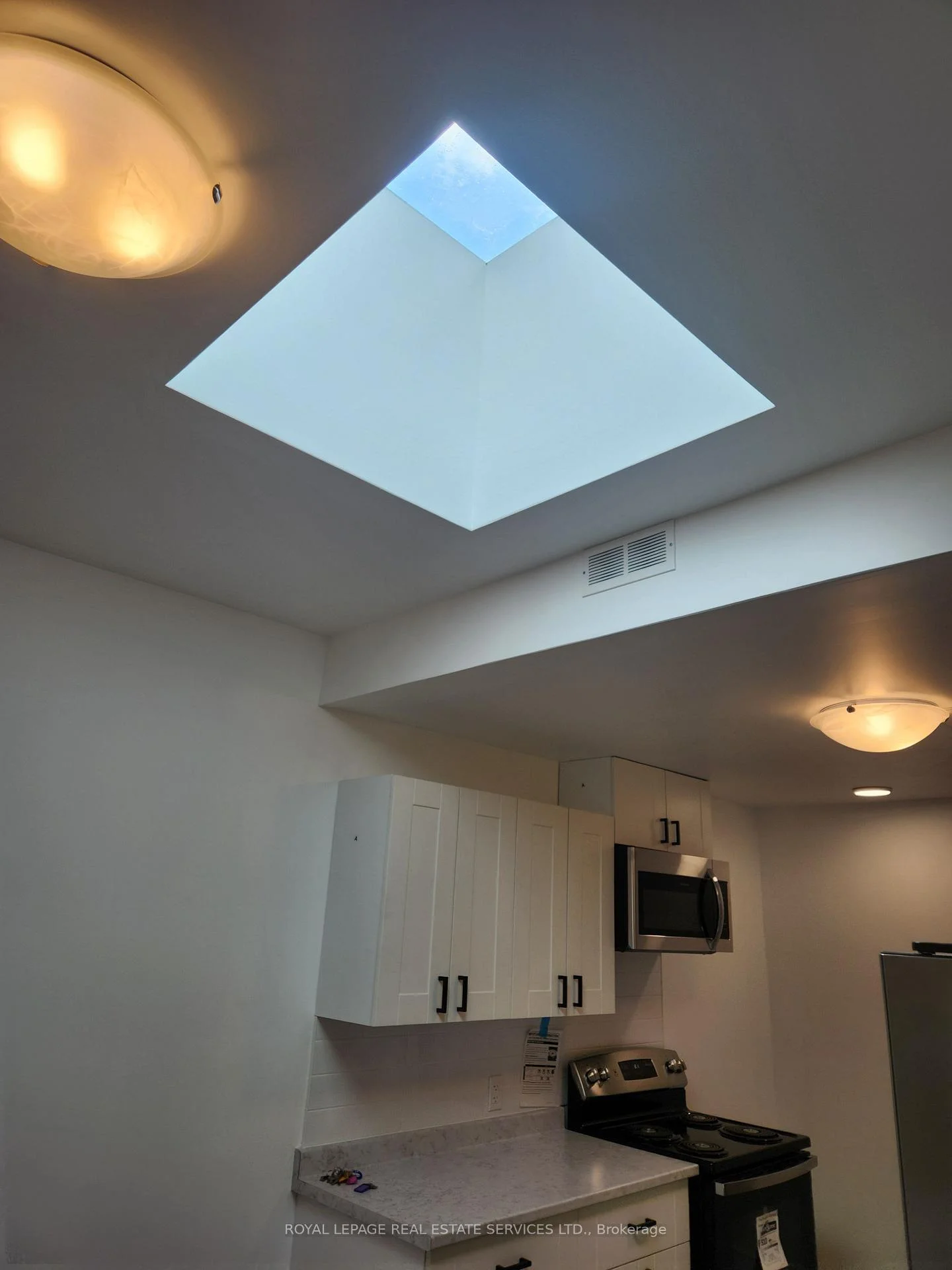 Photo 9 of Unit 302, 2820 Danforth Avenue, Toronto, East End-Danforth — HOMEH