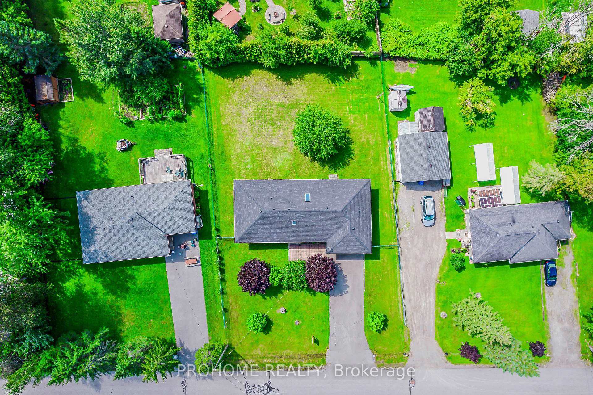 Photo 3 of 10 Joel Avenue, Georgina, Historic Lakeshore Communities — HOMEH