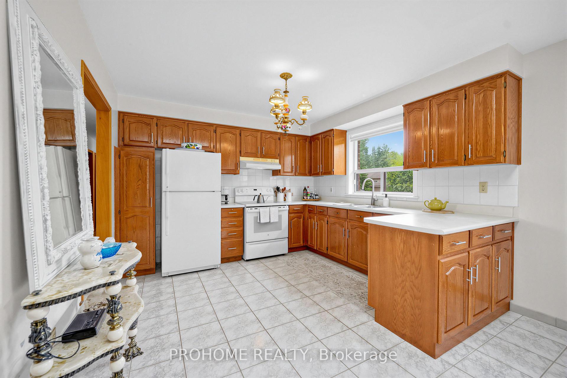 Photo 12 of 10 Joel Avenue, Georgina, Historic Lakeshore Communities — HOMEH